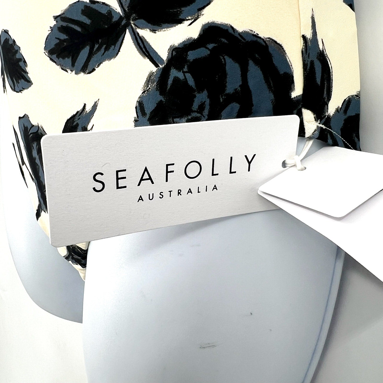 SEAFOLLY Rococo One Piece Swimsuits Size 4 Black Cream Floral Underwire NWT