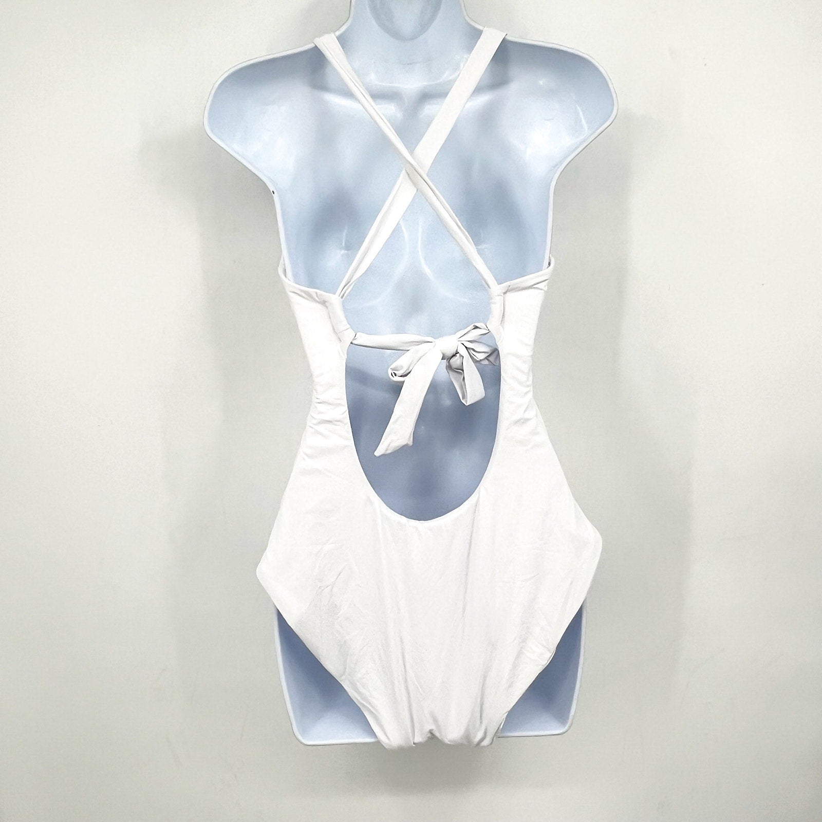 BECCA Women's Marble Canyon Ring One-Piece Swimsuit Large White V Neck NWT