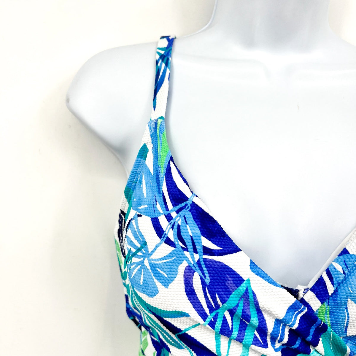 TOMMY BAHAMA Marina Underwire Tankini Top Large Beach Glass Blue Island Cays NWT
