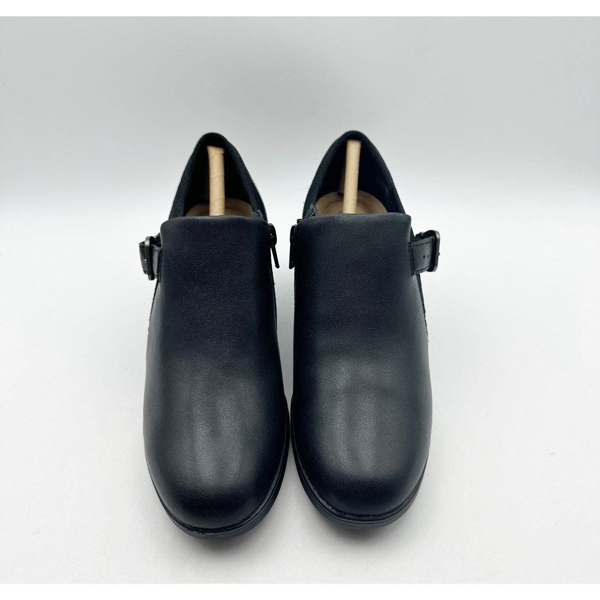 Clarks Women's Emily 2 Darcey Ankle Bootie Size 6 M Black Leather Round Toe NIB