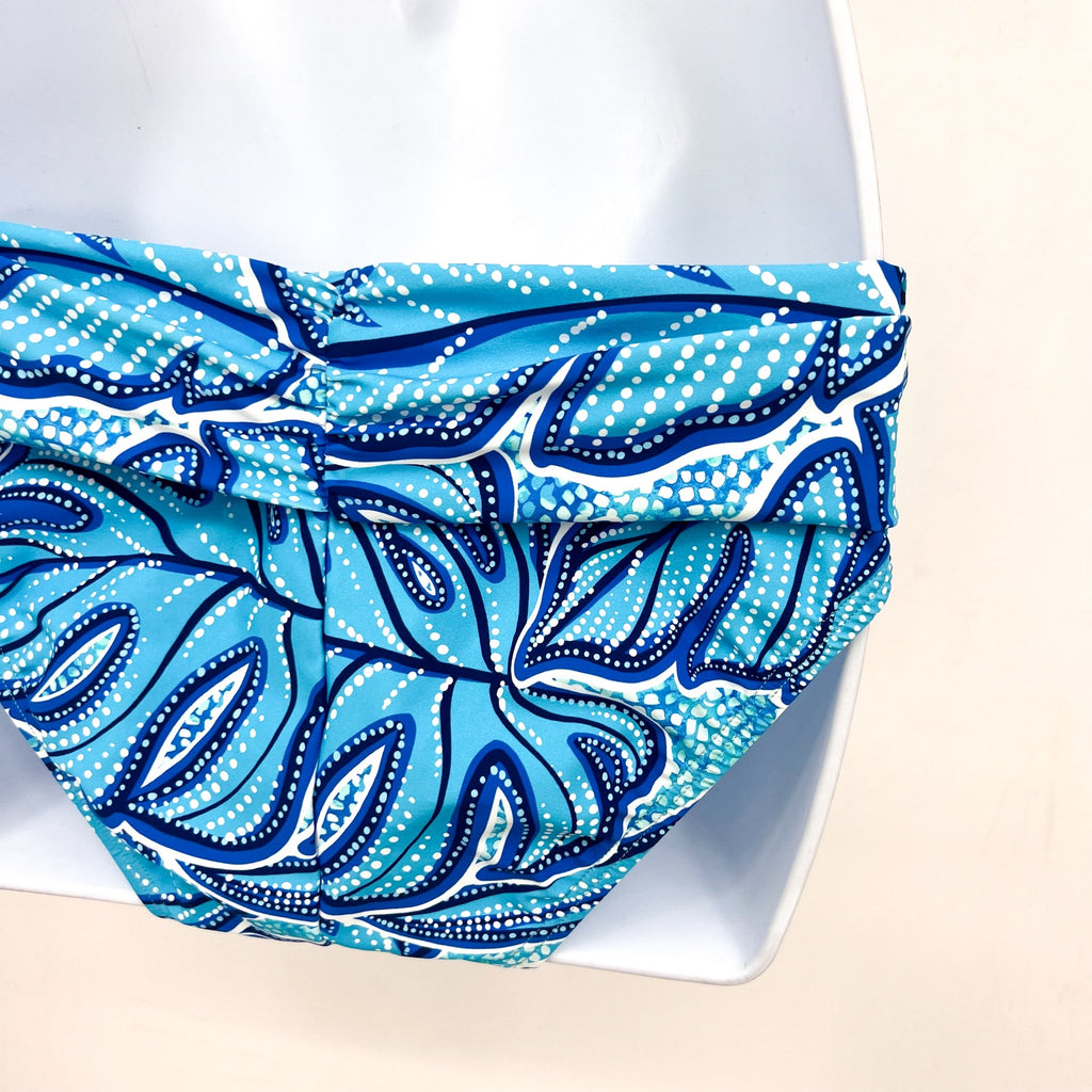 SUNSETS Women's Unforgettable Hipster Bikini Bottom Small Blue Seaside Vista NWT