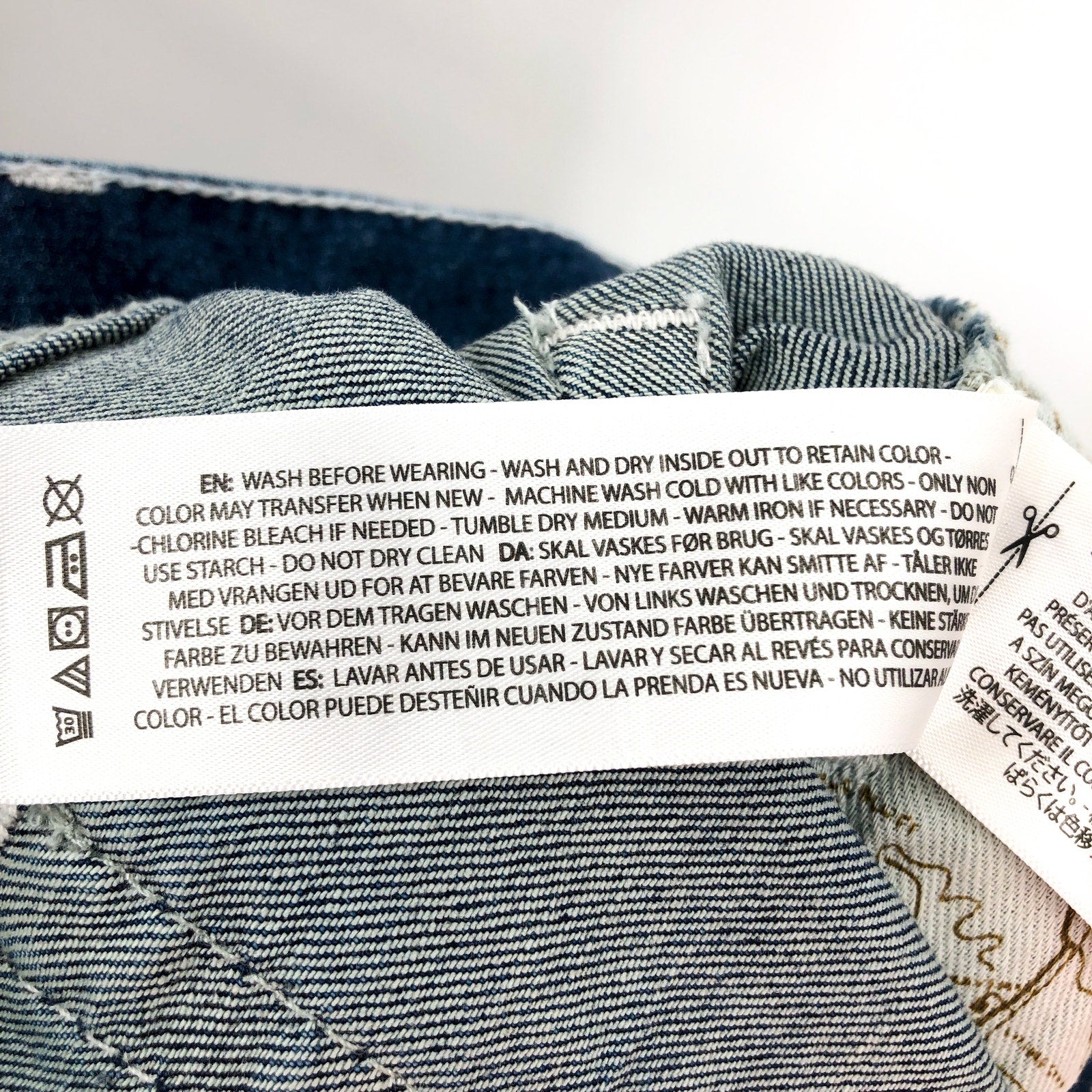 ARIAT Men's M4 Hugo Boot Cut Jeans 38x32 Medium Blue Wash Relaxed Fit NWT