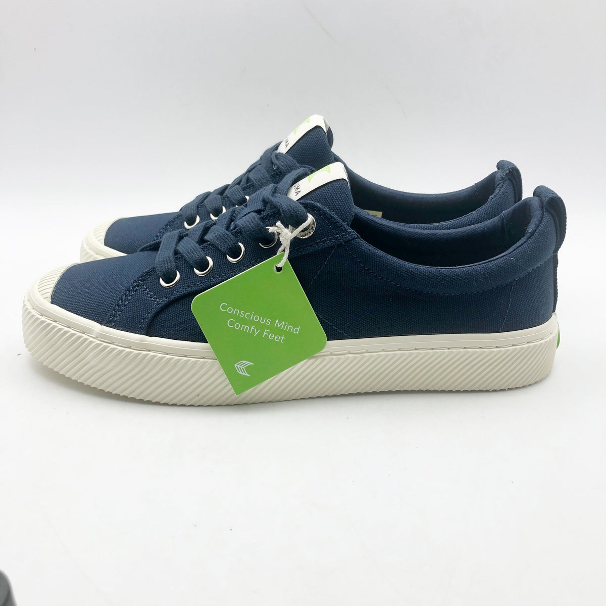 Cariuma Women's OCA Low Canvas Sneakers Size 9 Navy Blue Organic Cotton NIB