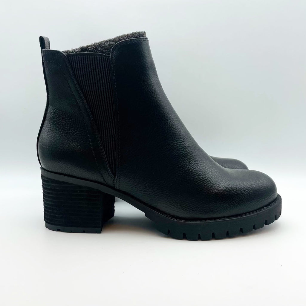 MIA Women's Jody Chelsea Boots Size 9 Medium Black Vegan Leather Lug Sole NIB