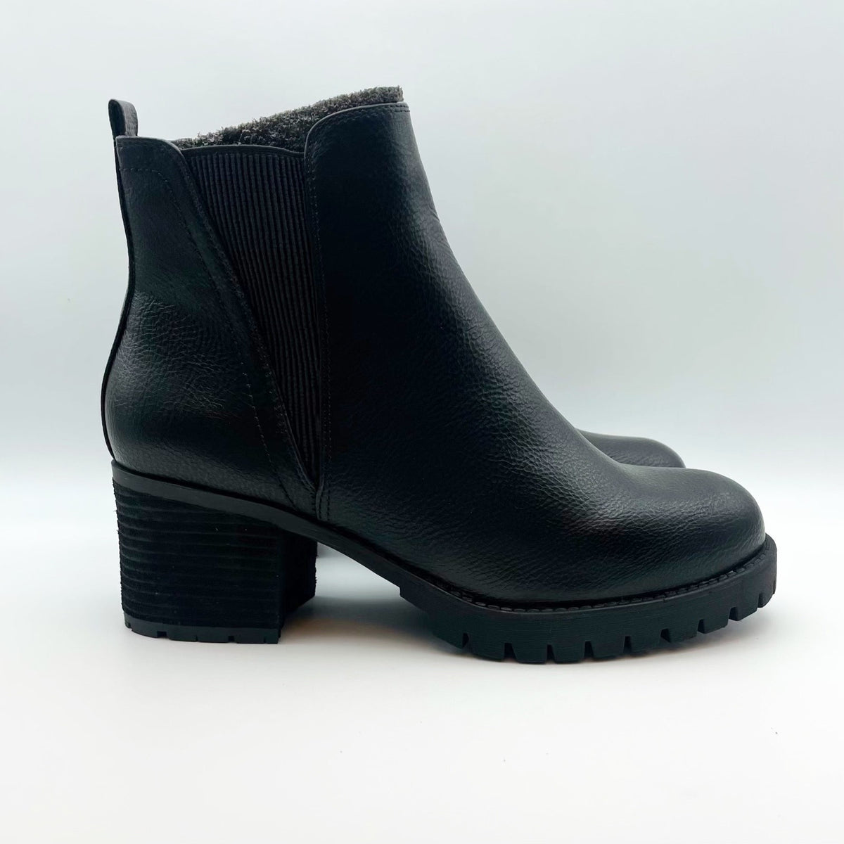 MIA Women's Jody Chelsea Boots Size 9 Medium Black Vegan Leather Lug Sole NIB