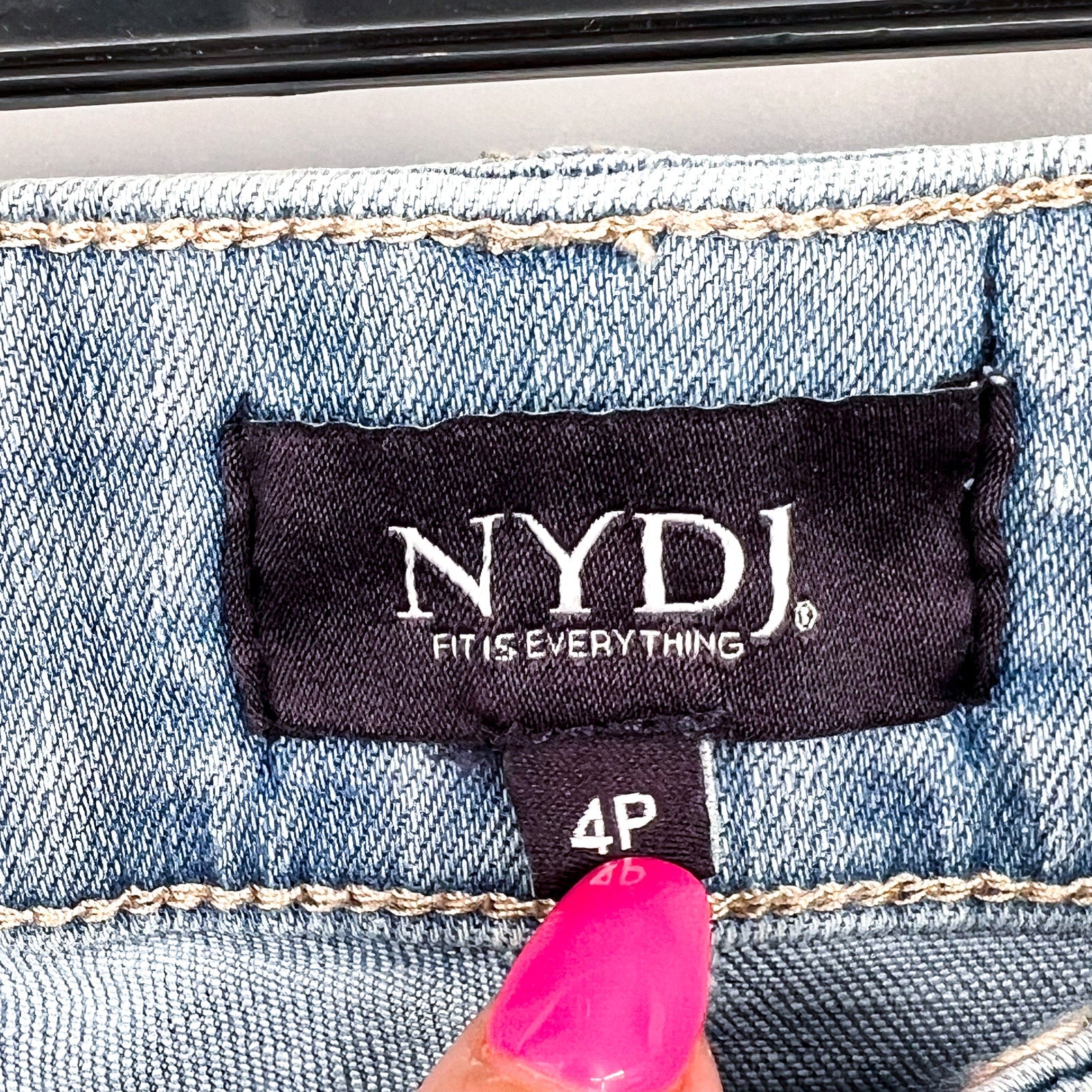 NYDJ Womens Ella Denim Shorts Size 4 PETITE Light Blue Poetry 8" Inseam NWT
