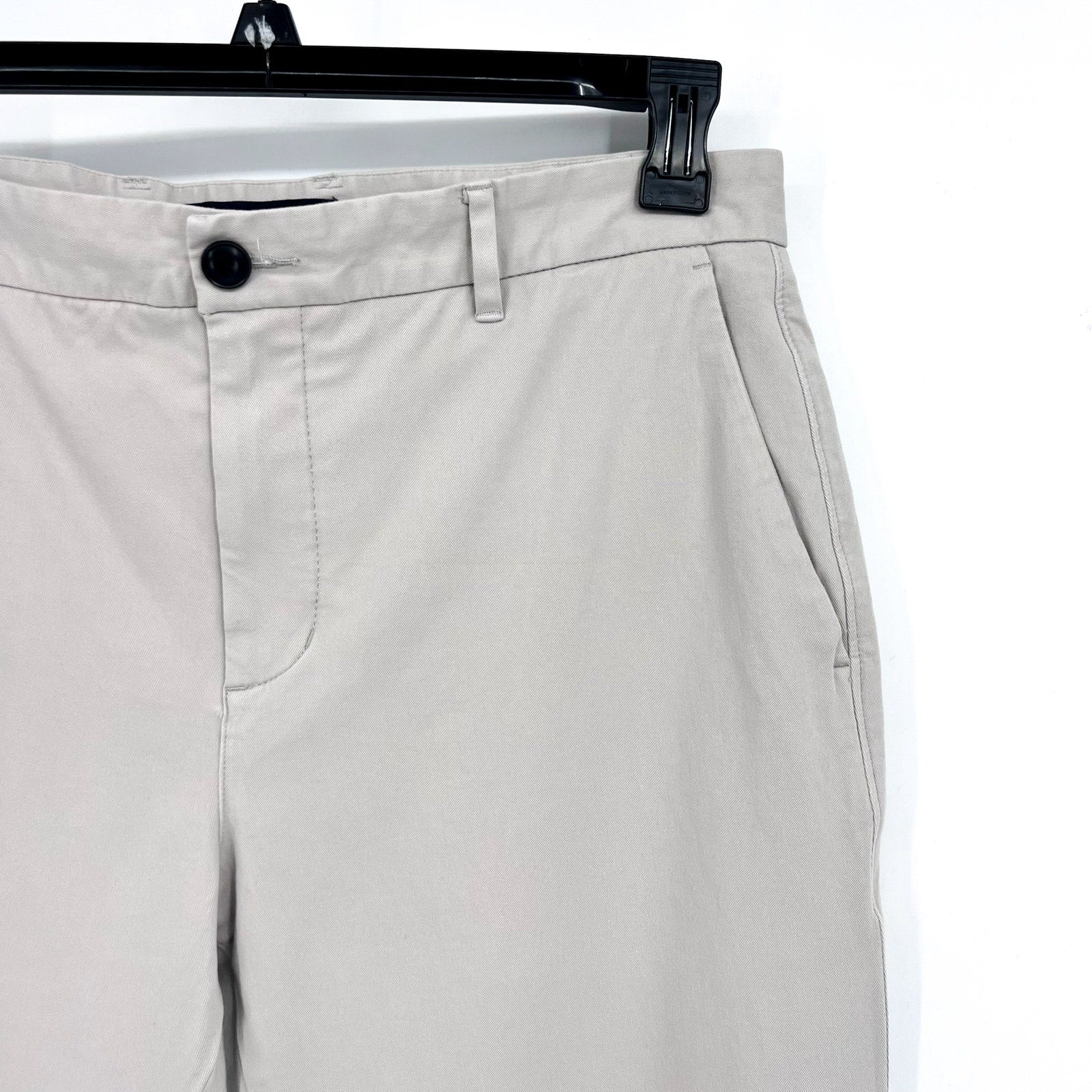 EVERLANE Uniform Mens Performance Chino Pants 33x32 Sand Stone Athletic Fit NWT