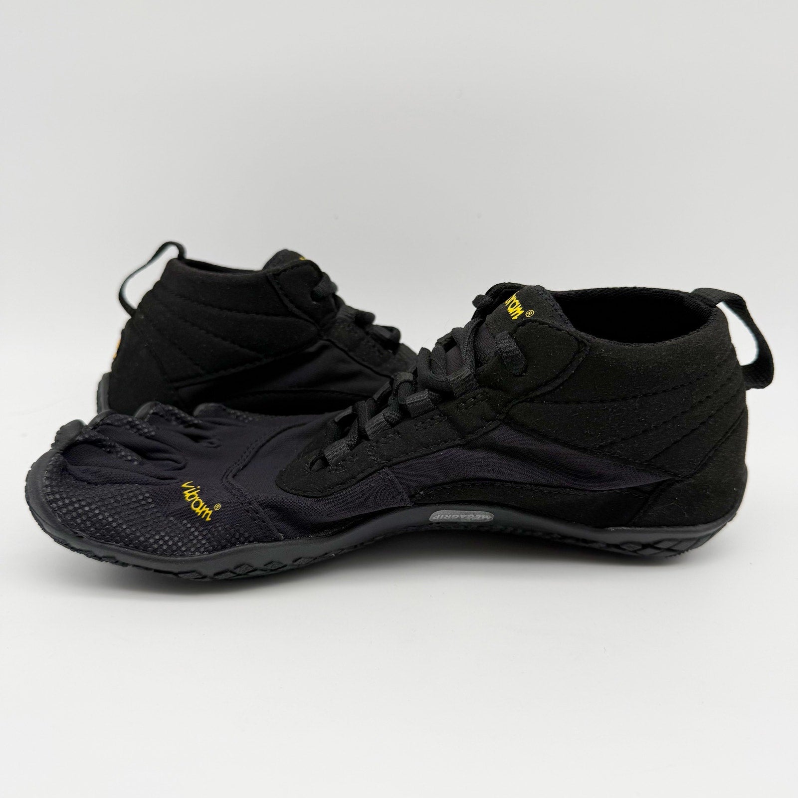 Vibram Womens V-Trek Hiking Shoes US 8 EU 38 Black Treking Climbing NWOB