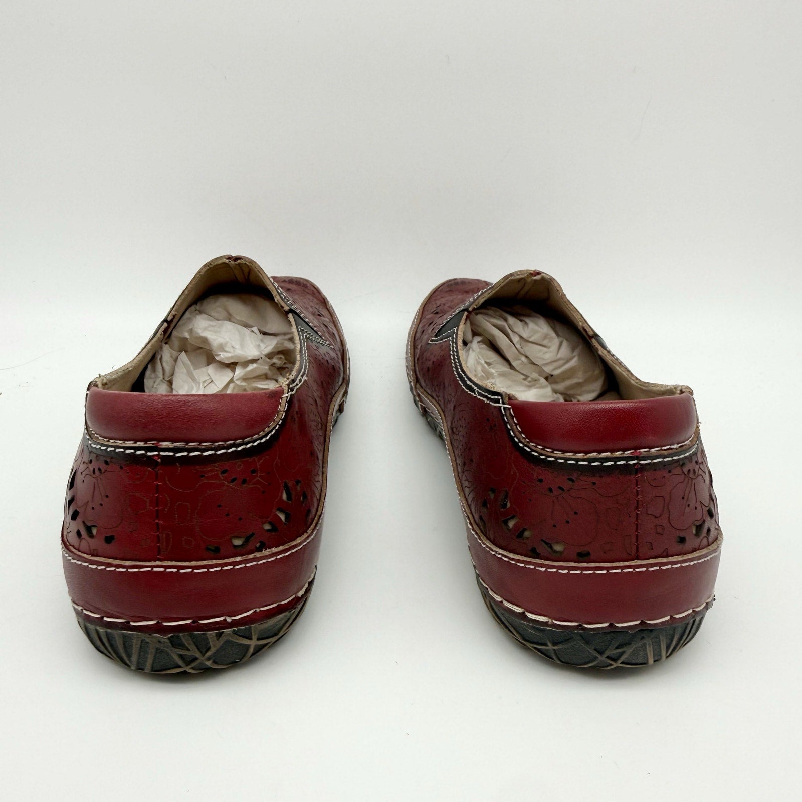 L'Artiste Womens Libora Loafers EU 37 US 7 Red Leather Slip On Perforated NIB