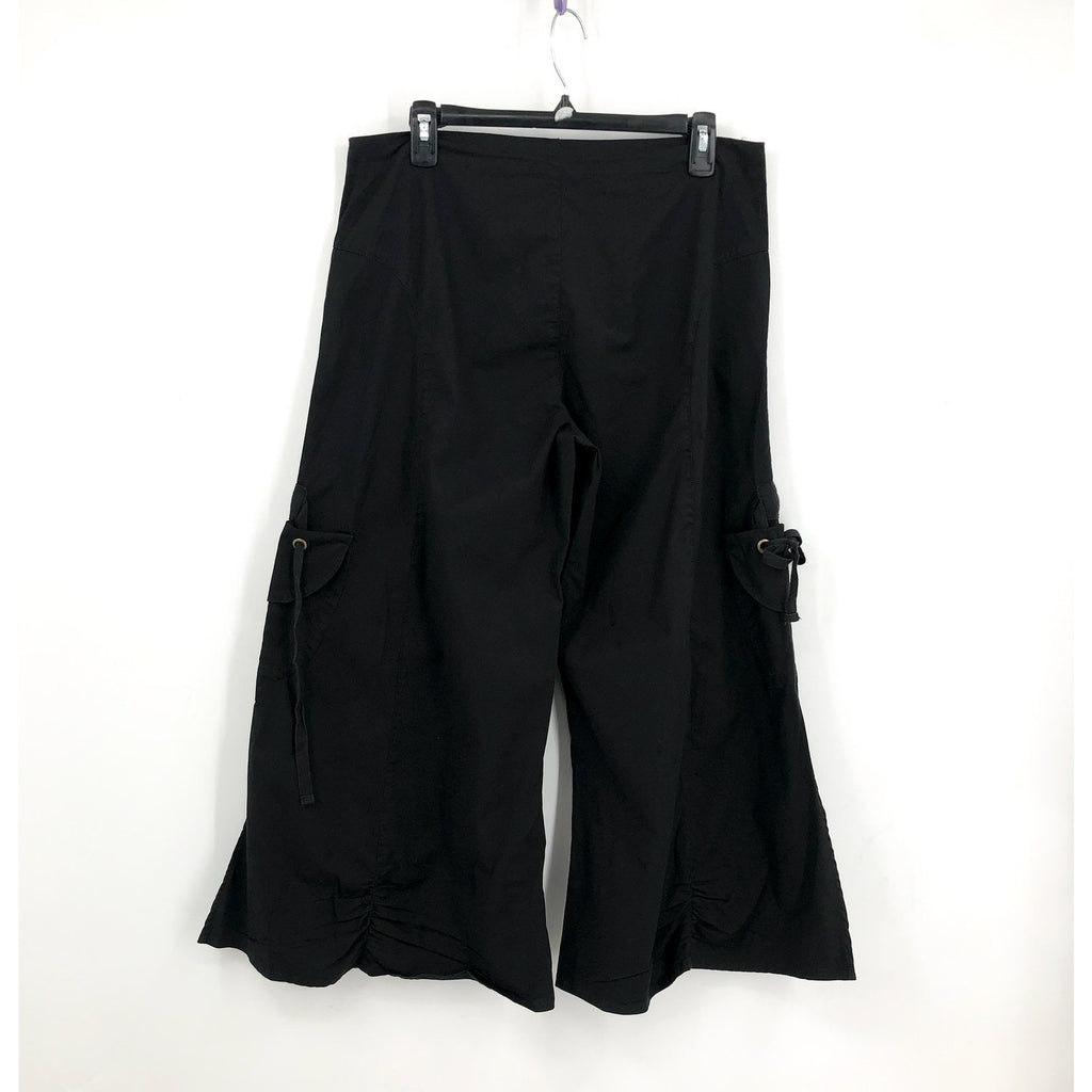 XCVI Women's Cargo Gaucho Crop Pants Medium Black Lagenlook Flare Wide Leg NWT