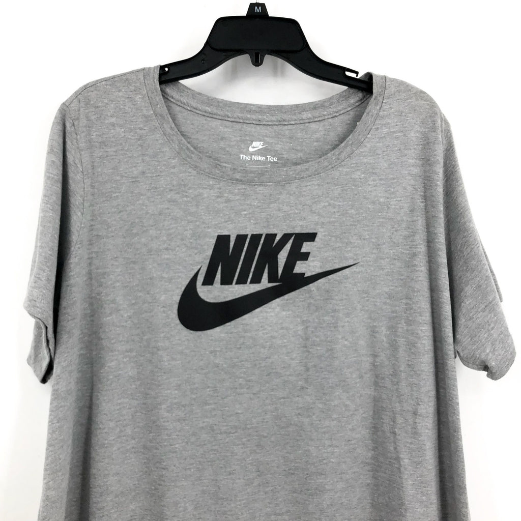 NIKE Women's Club Essential Logo T Shirt 2X Grey Knit Short Sleeve NWT FD0645063