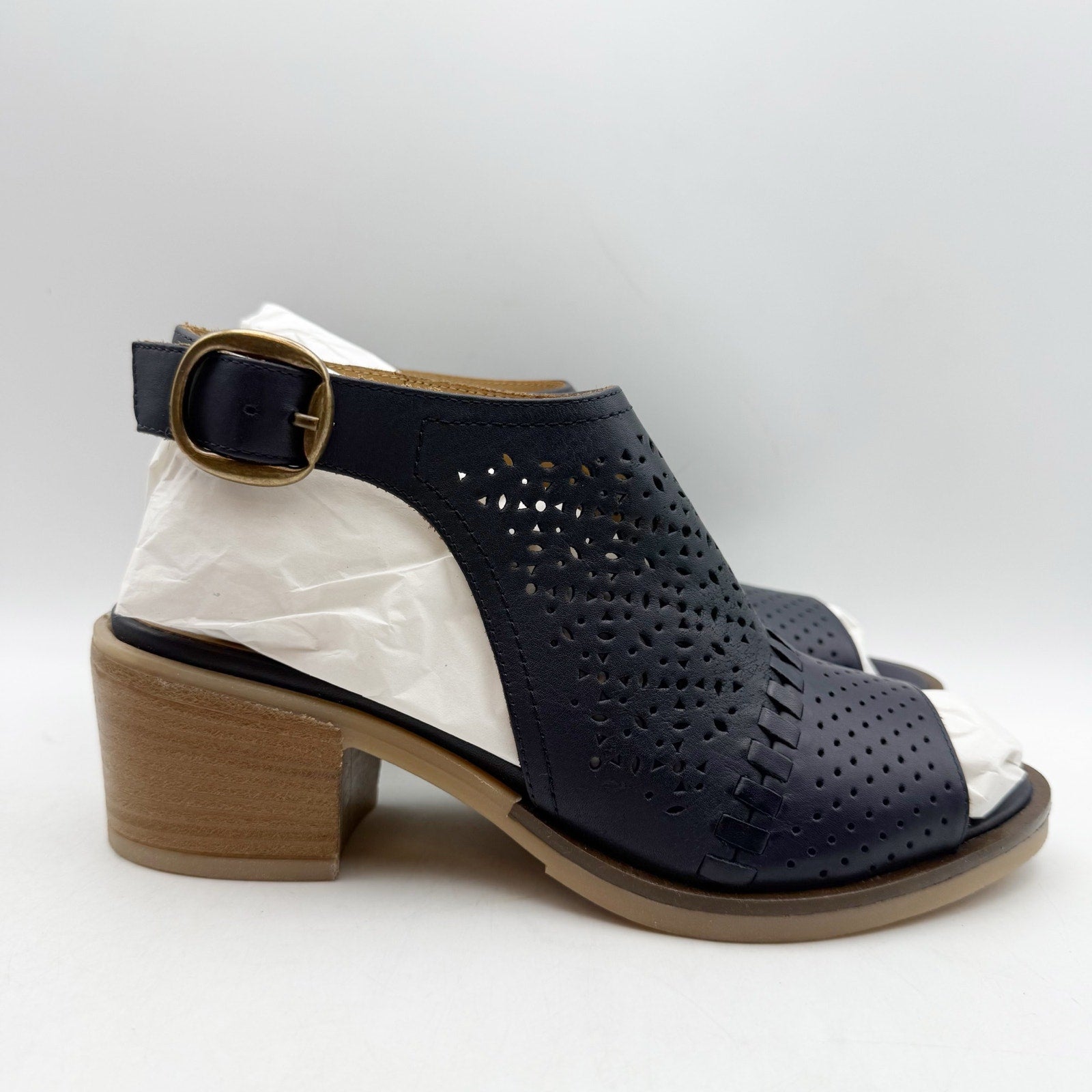 Cammina x Coldwater Creek Womens Isabella Heeled Sandal US 7.5 Navy Leather NWOB