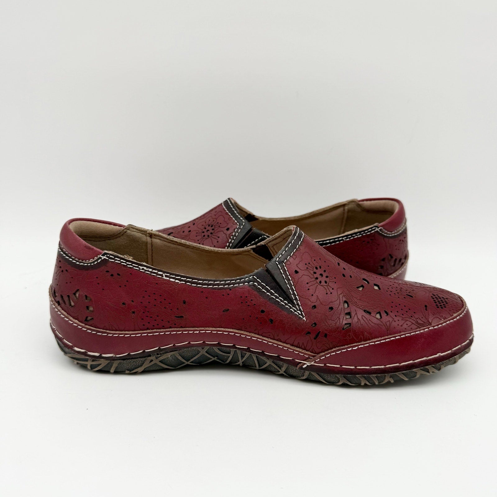 L'Artiste Womens Libora Loafers EU 37 US 7 Red Leather Slip On Perforated NIB