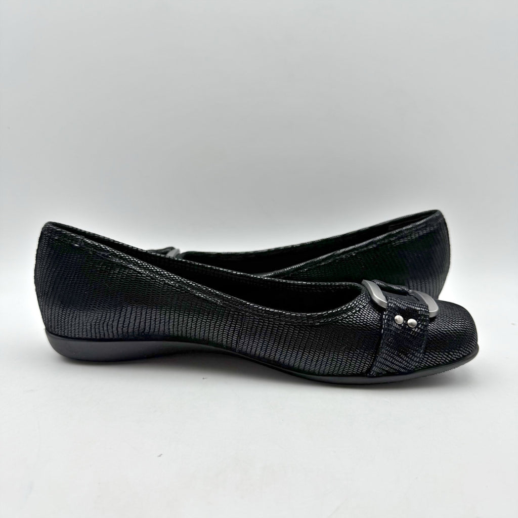 Trotters Womens Sizzle Flats US 7 Narrow EU 37.5 Black Leather Slip On NWOB