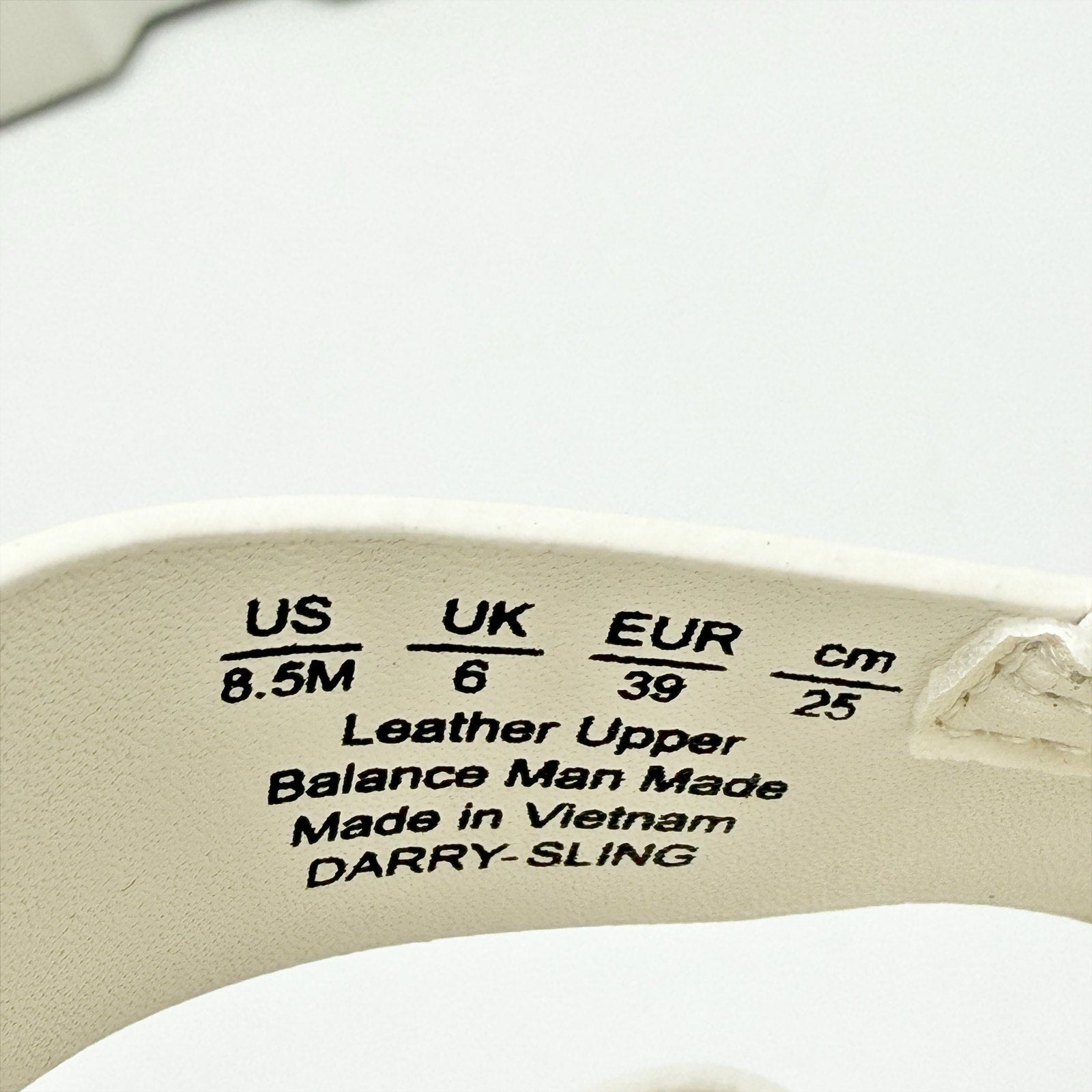 Naturalizer Womens Darry-Sling Sandals Size 8.5 M White Leather Lug Sole NIB
