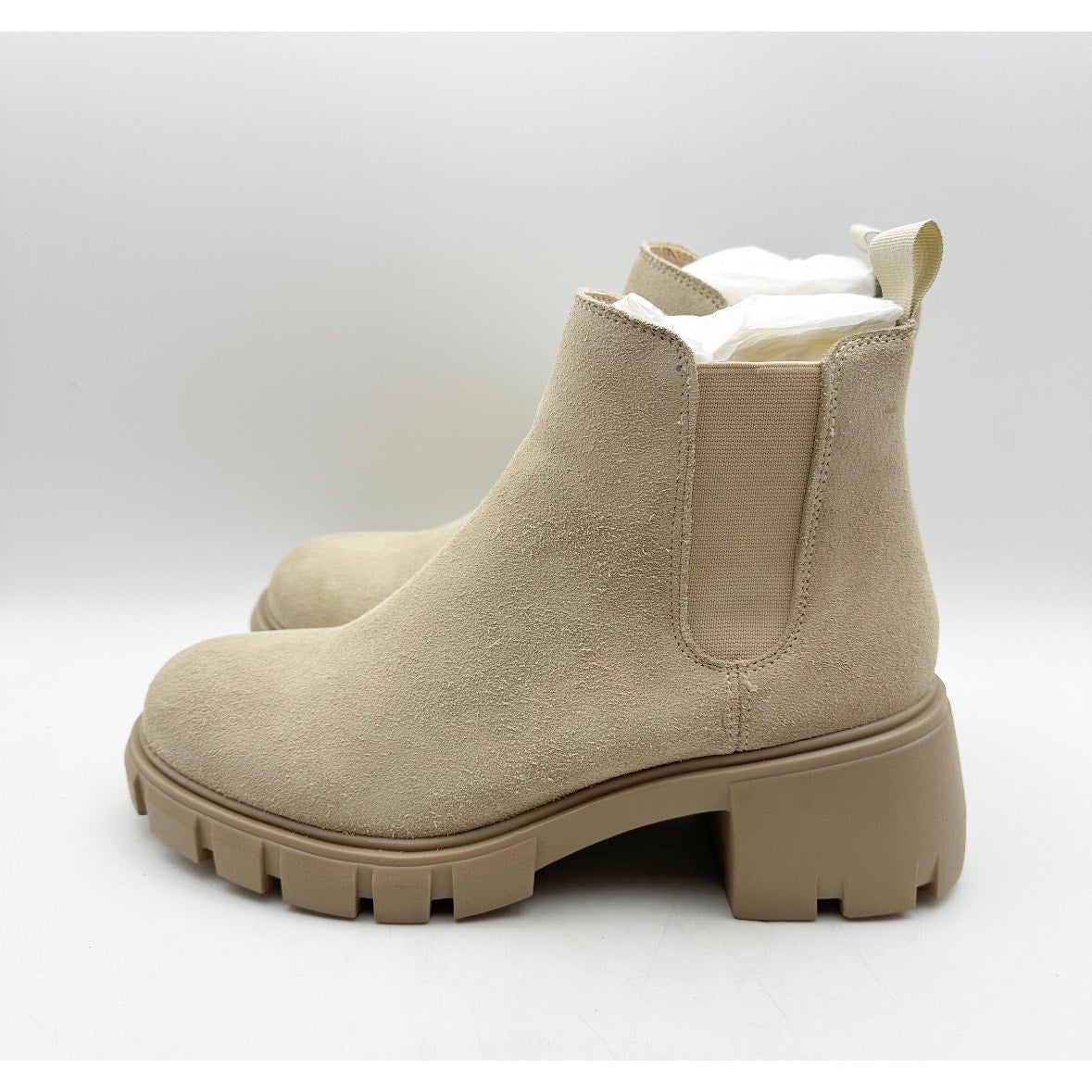 Steve Madden Women's Howler Chelsea Boot Size 7.5 M Beige Block Heel NWOB