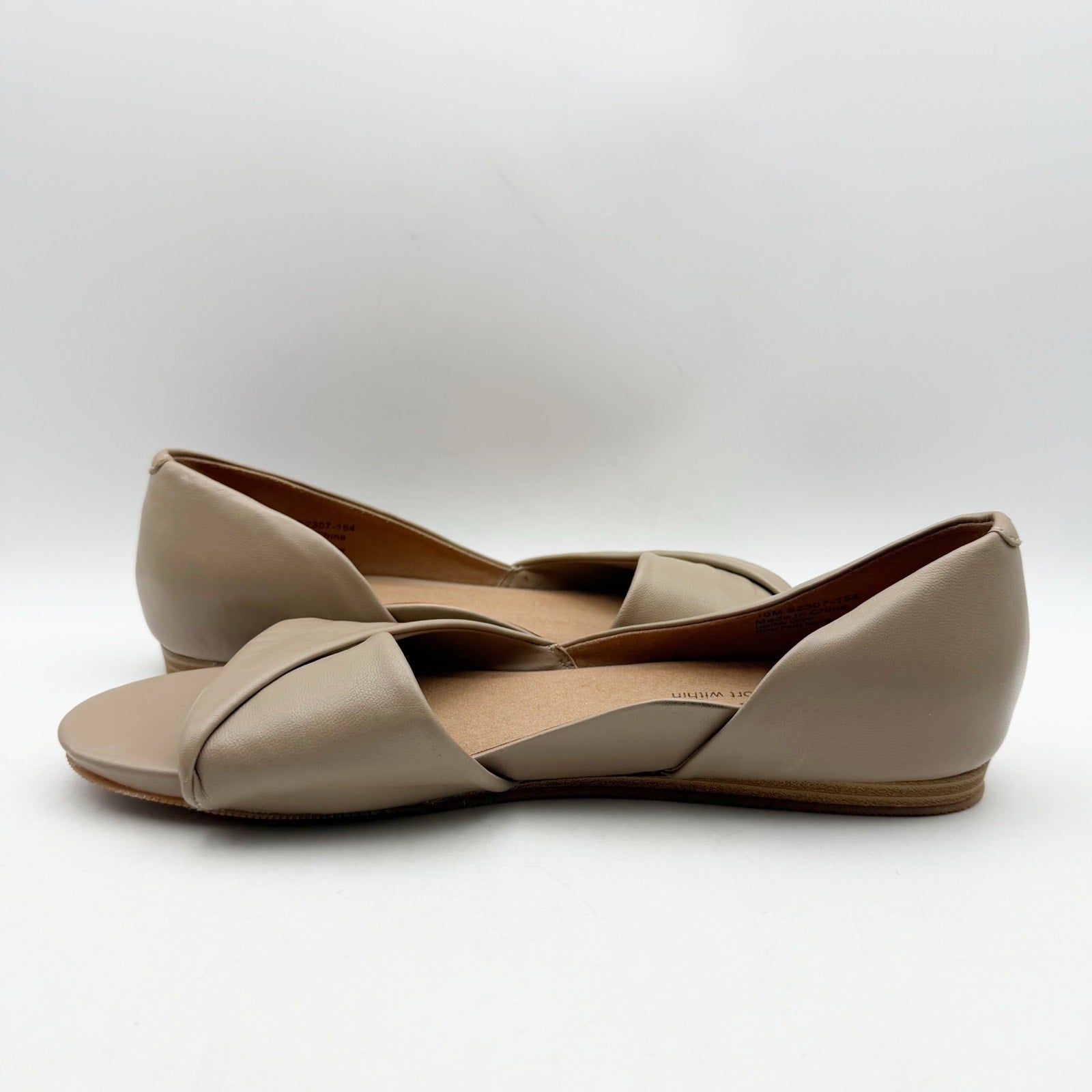 SoftWalk Womens Cypress Slip On Flats US 10 M Tan Beige Leather Open Toe NWOB