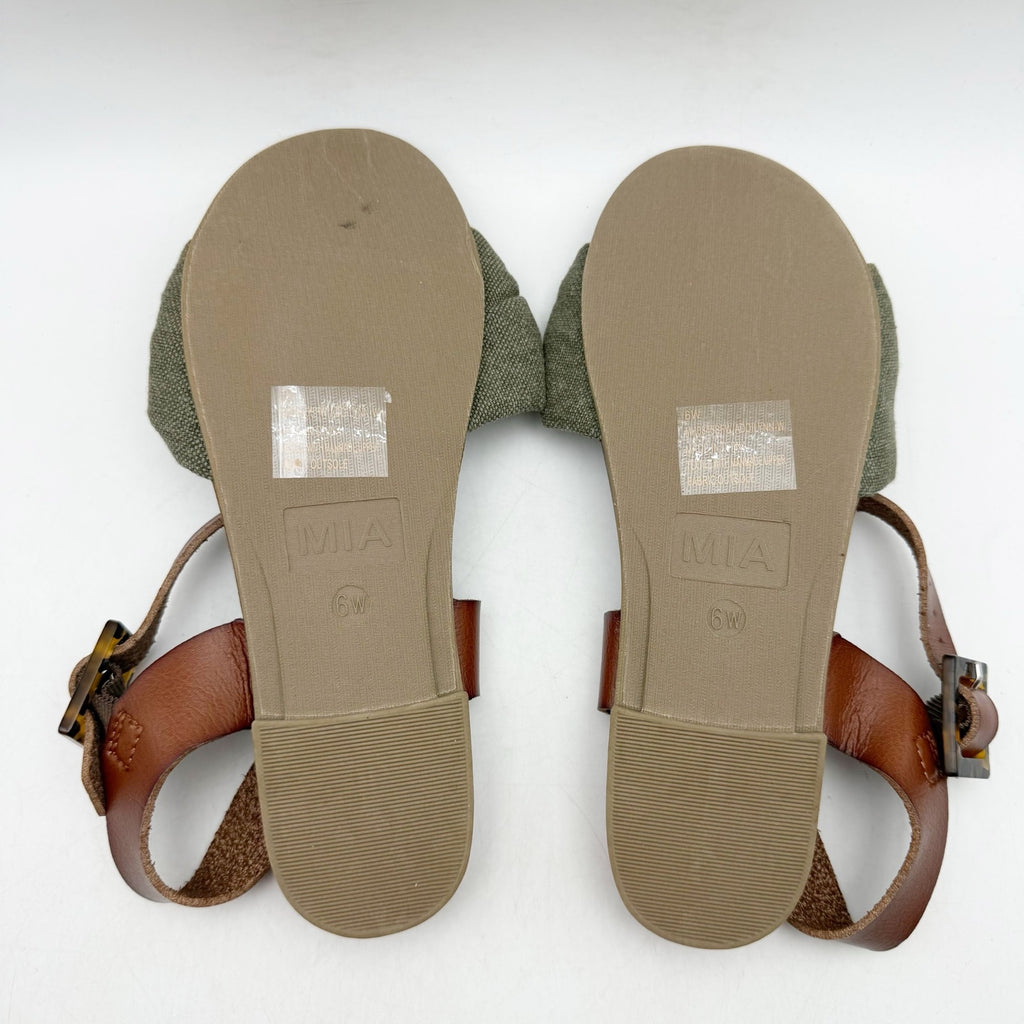 MIA Womens Addilynn Sandals Size 6 Wide Green Flats Knotted Fabric Front NWOB