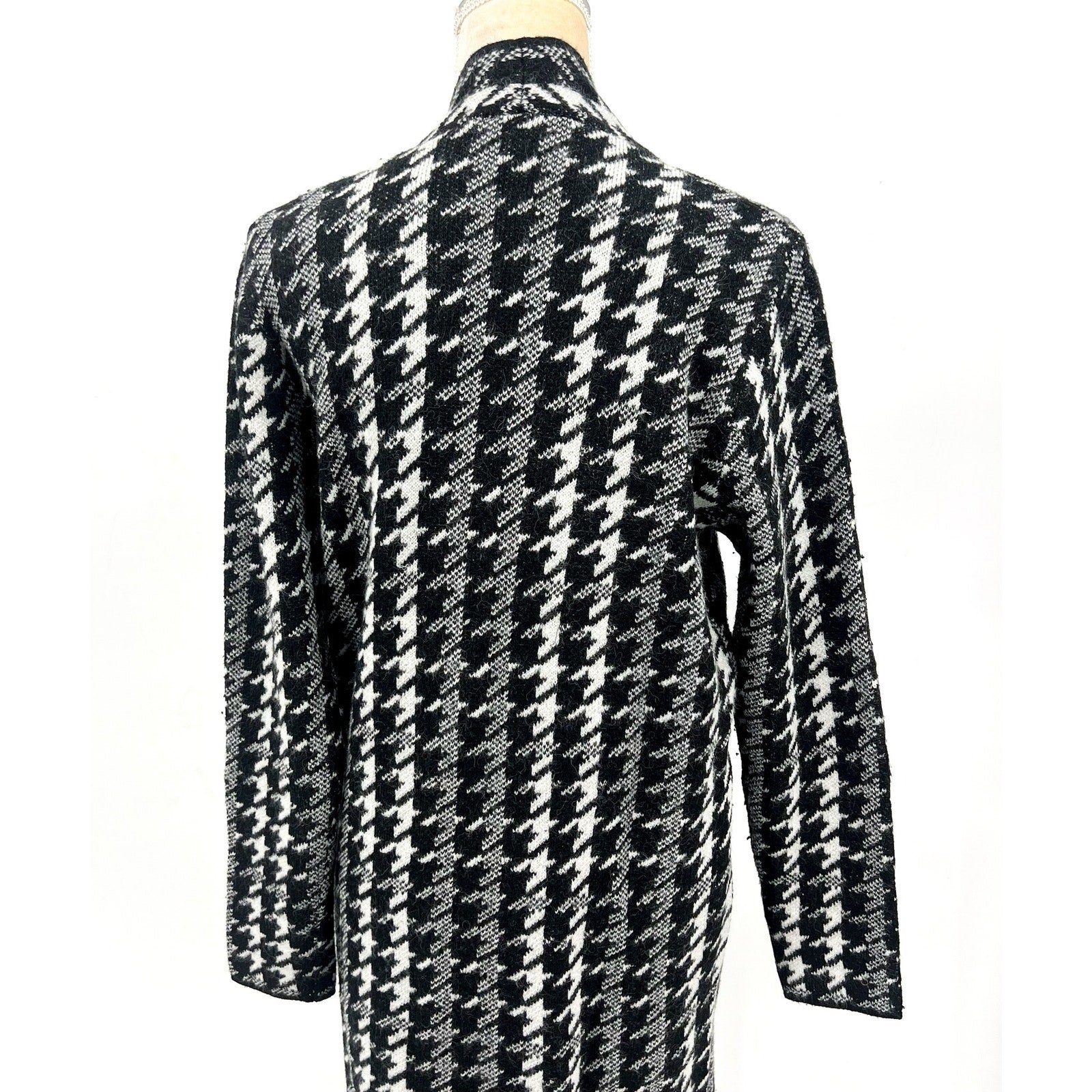 FORTUNE + IVY Women's Long Cardigan Sweater Small Black White Houndstooth NWOT