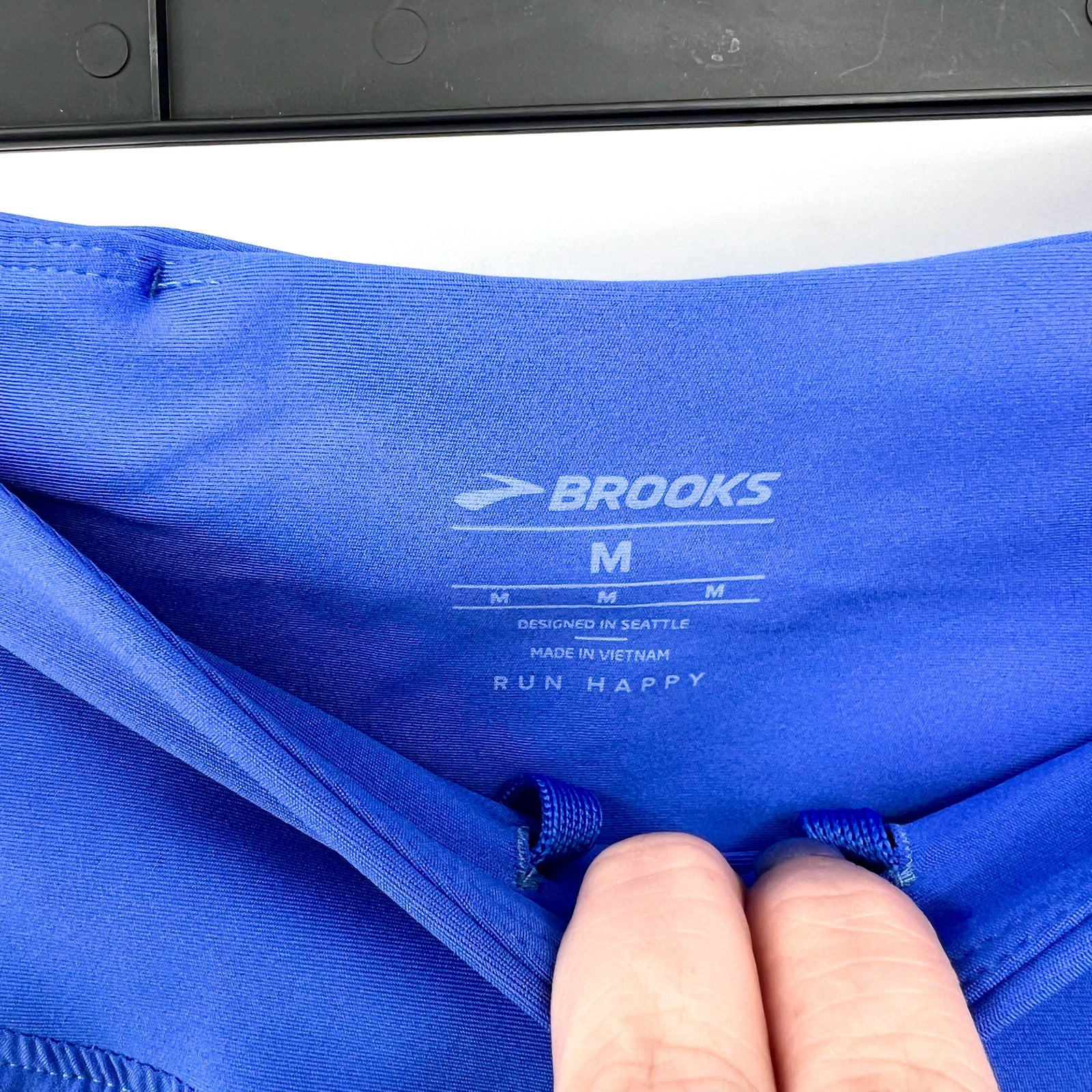 BROOKS Women's Chaser 5" 2-in-1 Shorts 2.0 Medium Bluebell Atheltic NWT