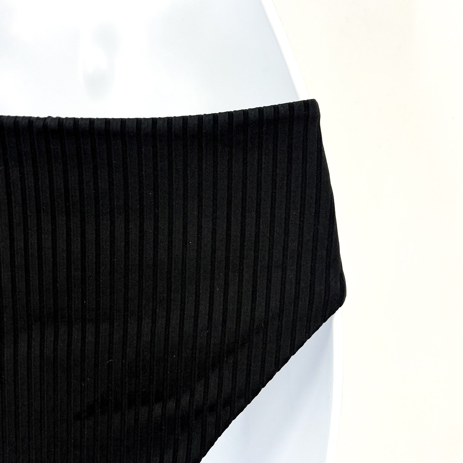 L*SPACE Women's Savannah Classic High Waist Bikini Bottoms Small Black NWOT