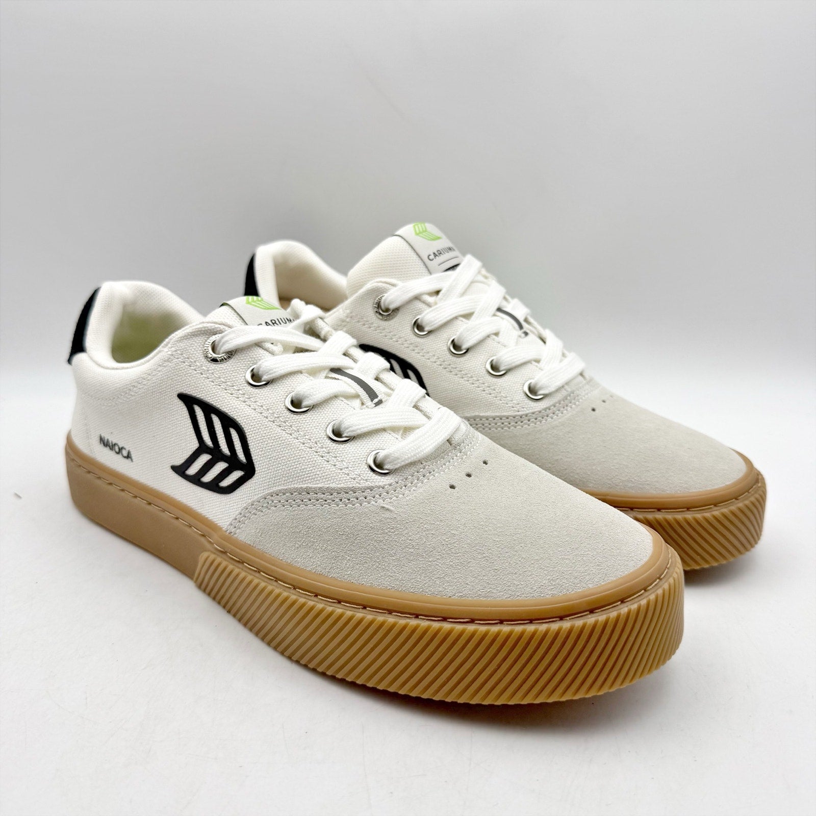 Cariuma Womens Naioca Pro Skate Low Sneakers US 8.5 White Black Canvas Suede NIB