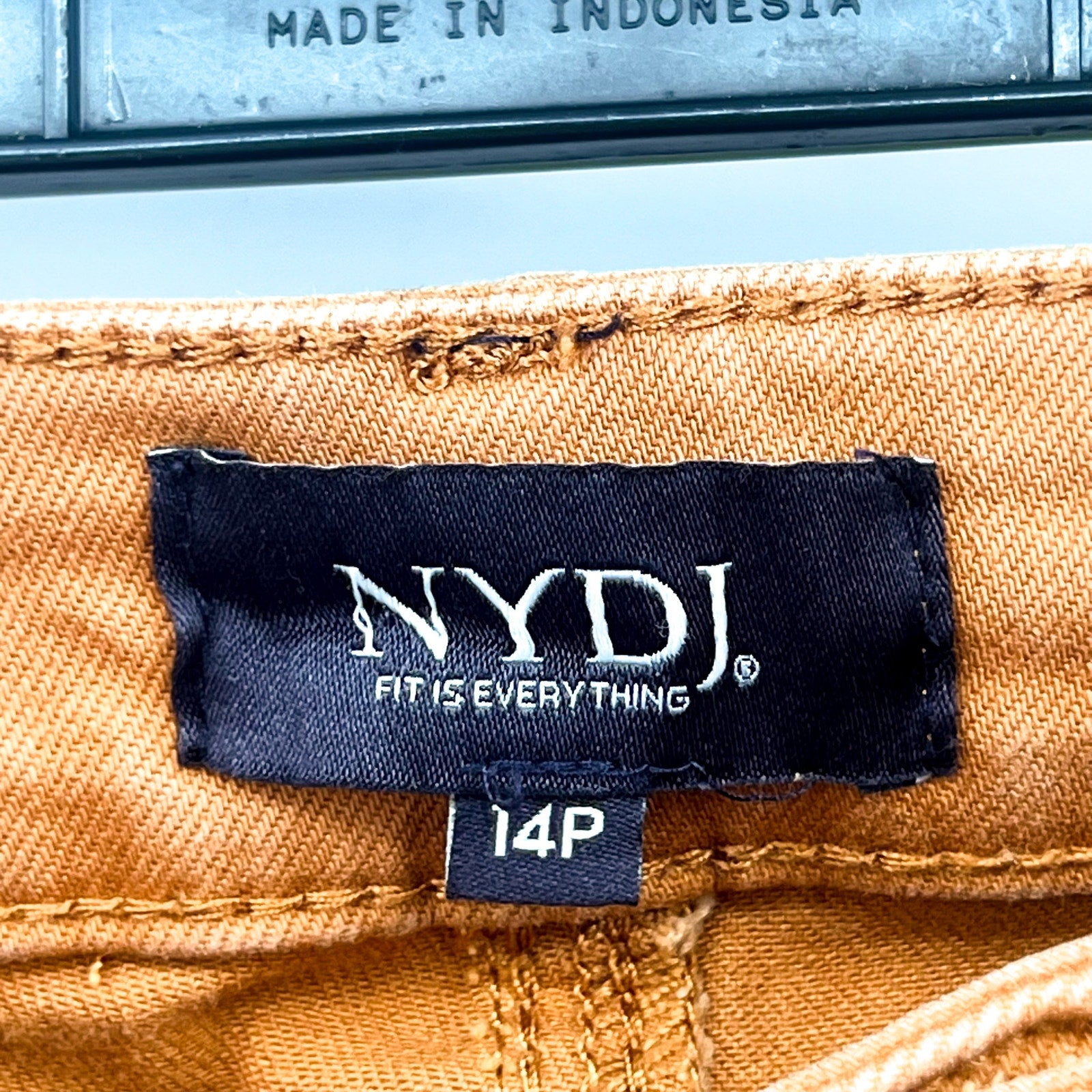 NYDJ Womens Margot Girlfriend Jeans Size 14 PETITE Rust Brown NWOT