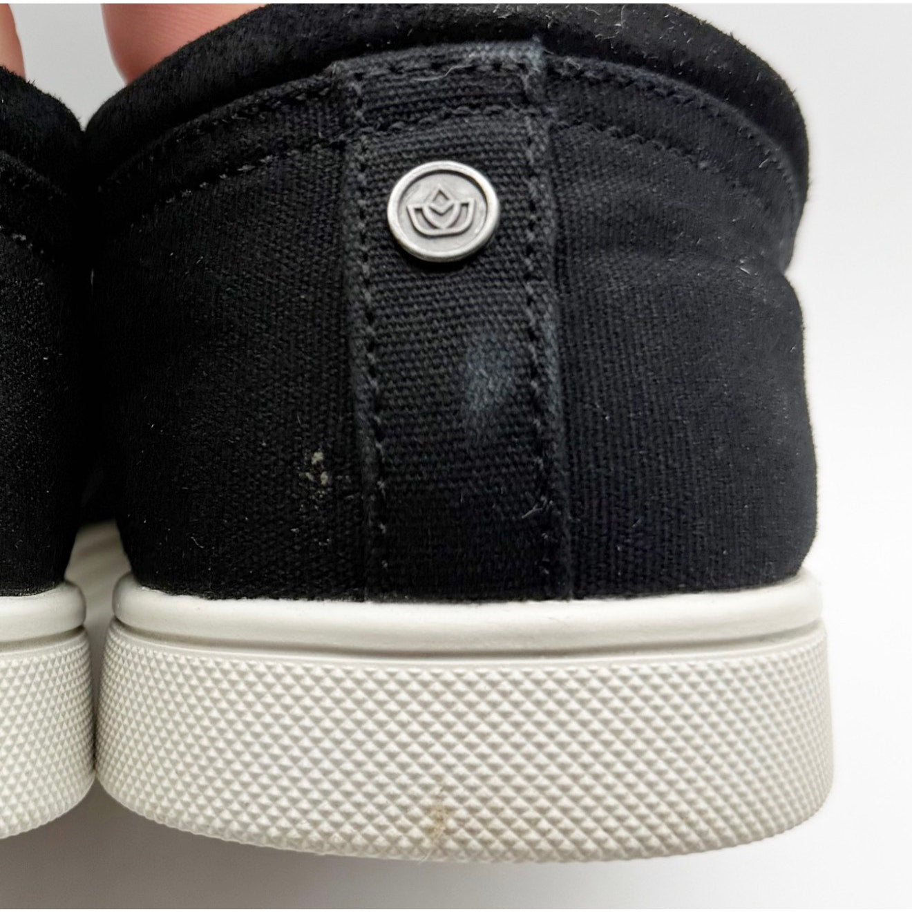 Spenco Women Waterfront Canvas Slip On Sneakers Size 7 EU 37.5 Black NIB