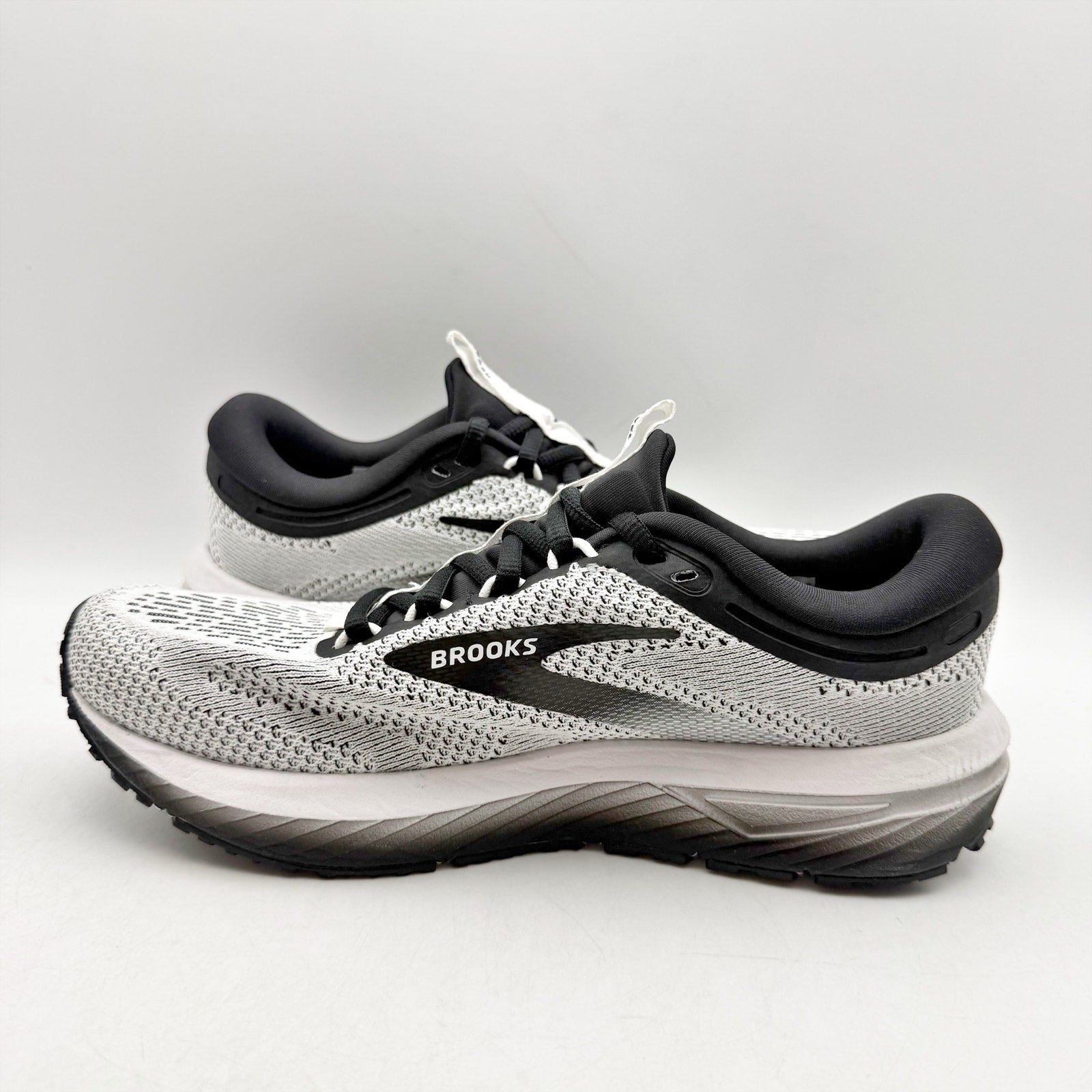 Brooks Womens Revel 7 Running Shoes US 7.5 M EU 38.5 Grey Black Athletic NWOB