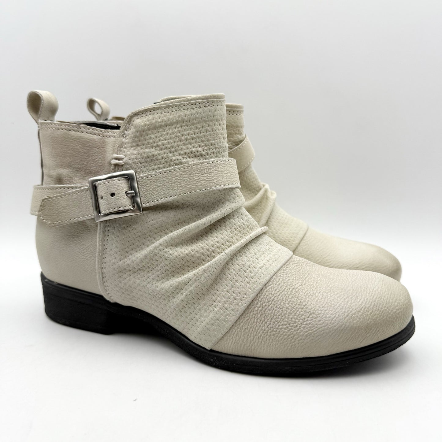 Miz Mooz Womens Suzy Ankle Bootie EU 38 US 7.5-8 Cream Leather NIB