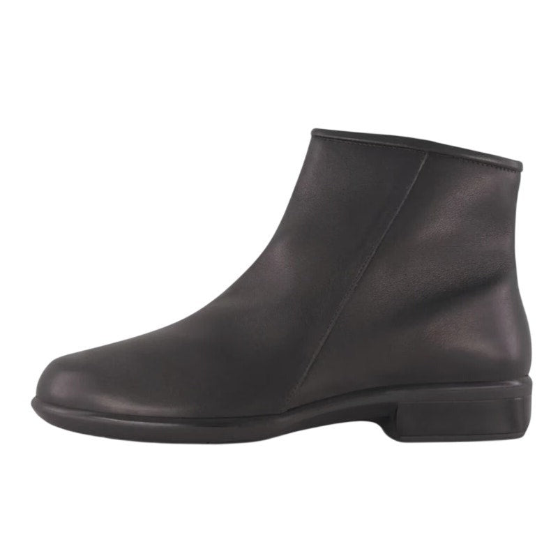 Naot Womens Norther Ankle Bootie US 8 EU 39 Black Leather Water Resistant NWOB