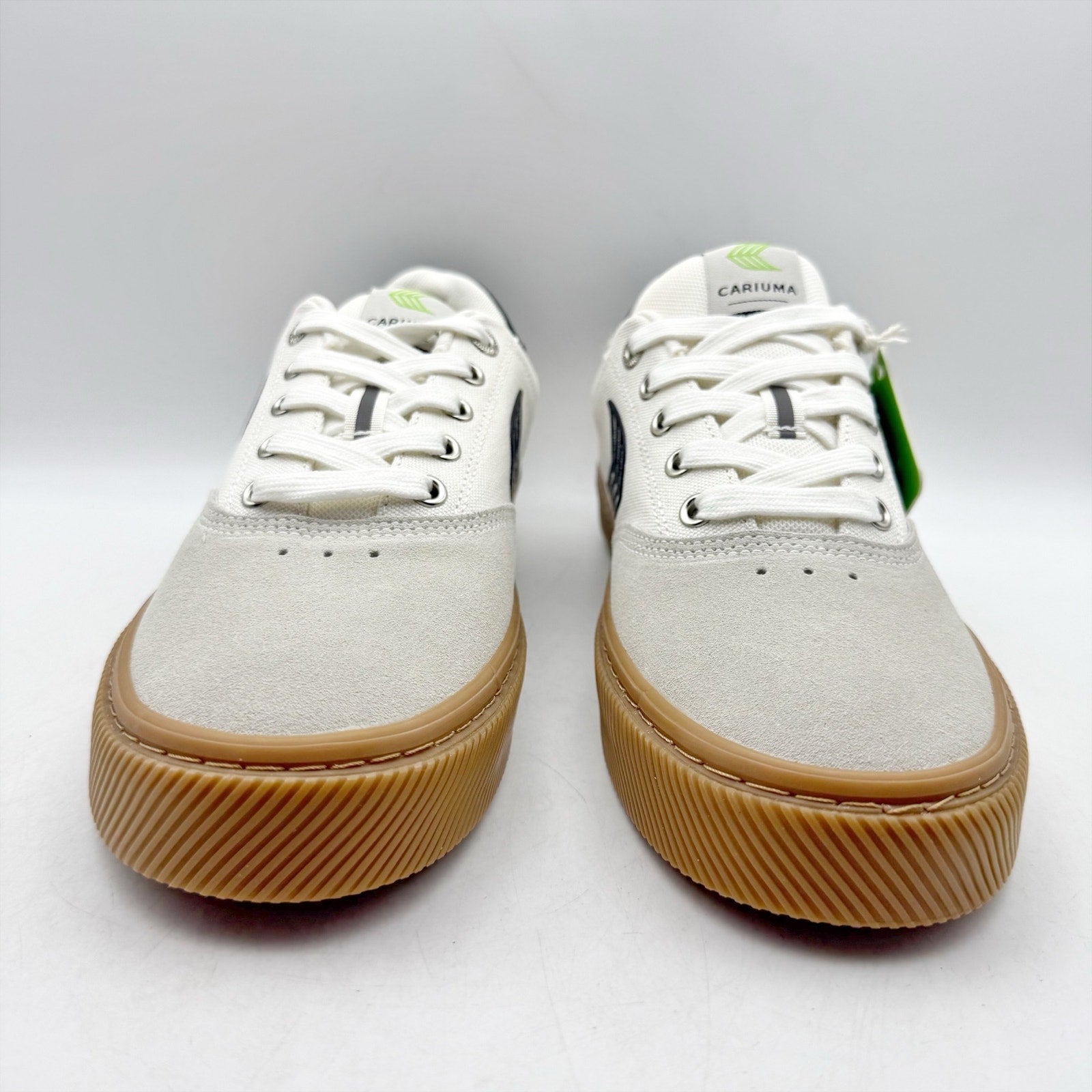 Cariuma Womens Naioca Pro Skate Low Sneakers US 8.5 White Black Canvas Suede NIB