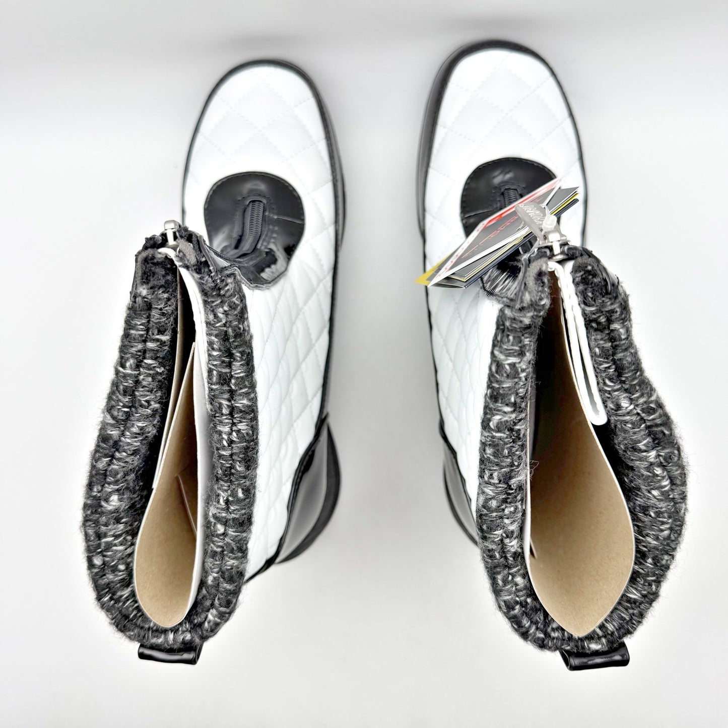 Khombu Womens Megan Snow Boots US 9.5 Wide White Black Waterproof NIB