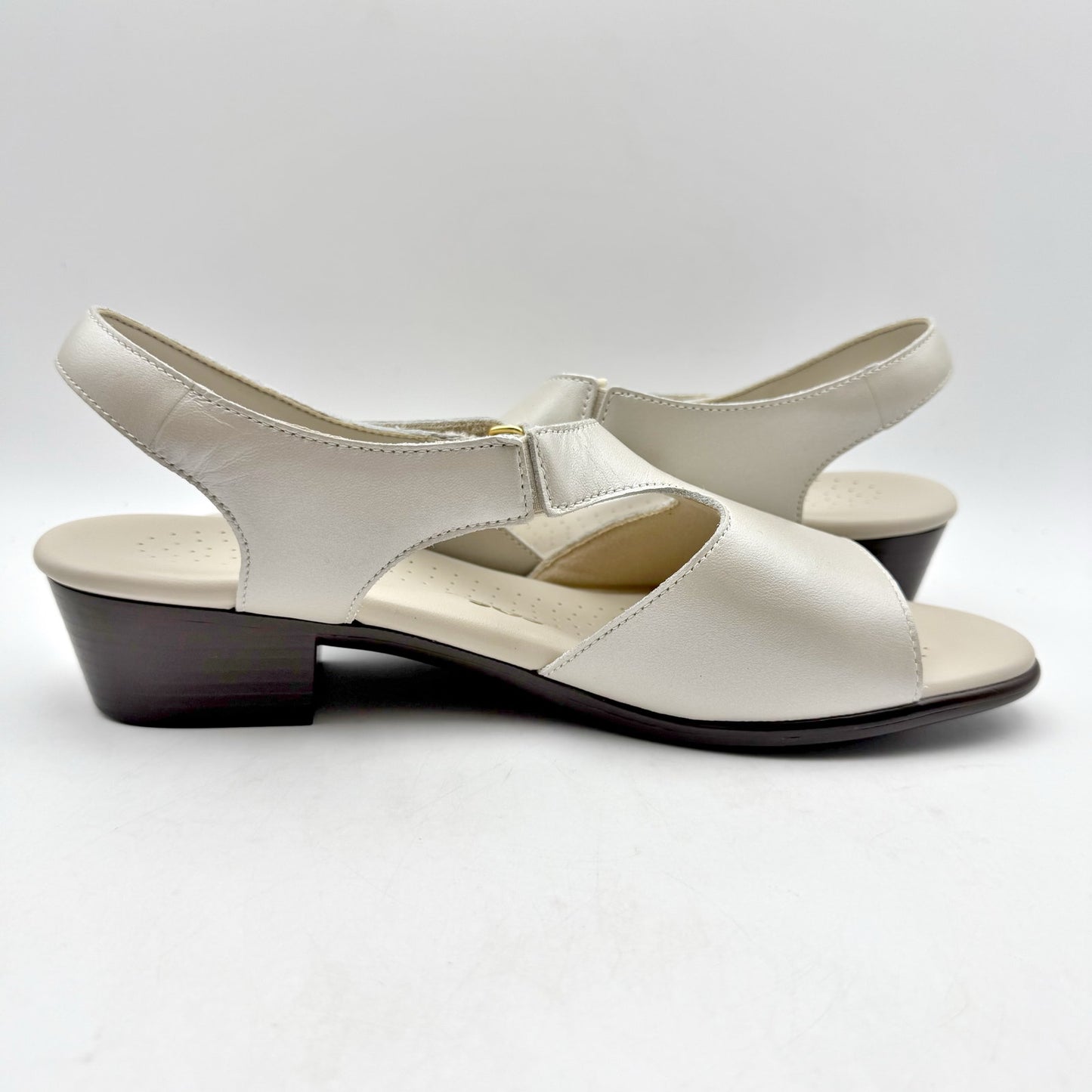 SAS Womens Suntimer Heeled Sandal US 11 Narrow Cream Leather NIB
