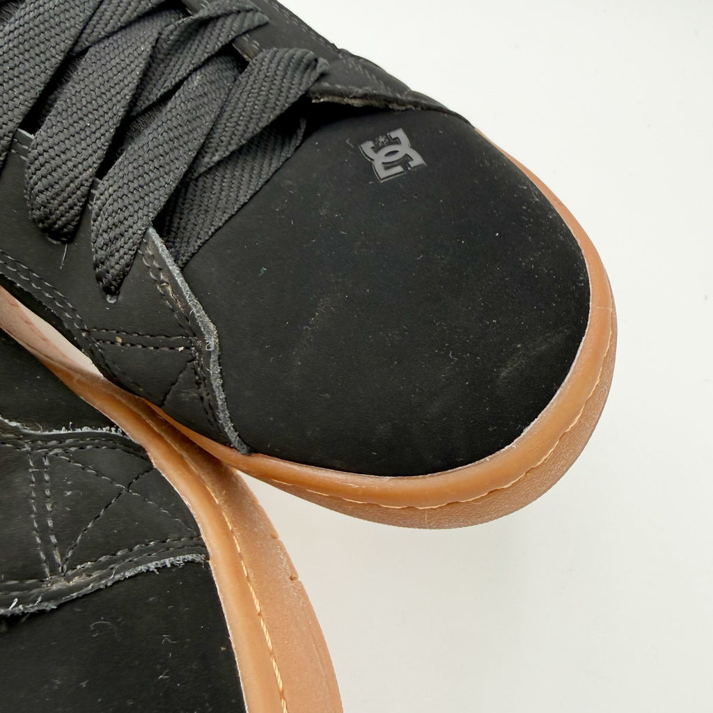 DC Mens Court Graffik Skate Sneakers Size 8 EU 40.5 Black Gum Suede NWOB