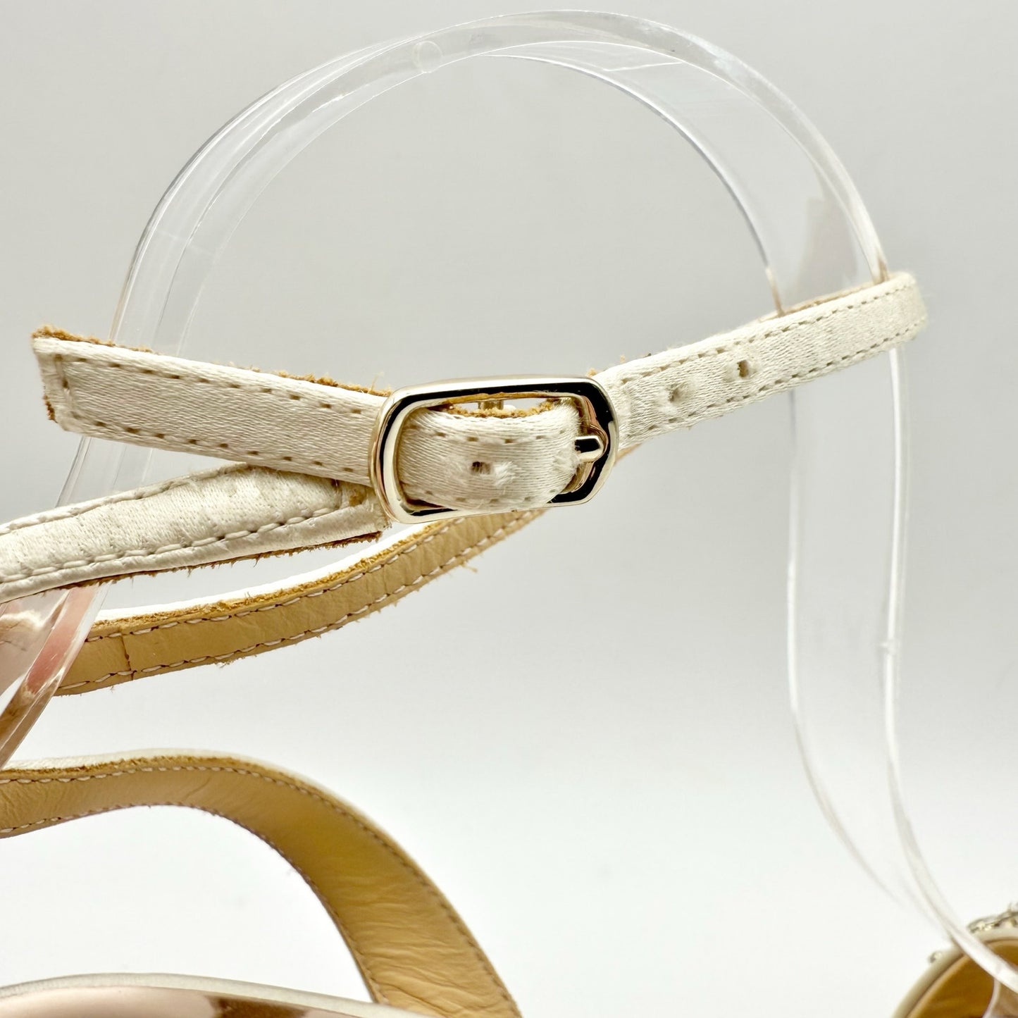 BADGLEY MISCHKA Clara Embellished Evening Sandals US 9.5 White Bridal Heel NIB