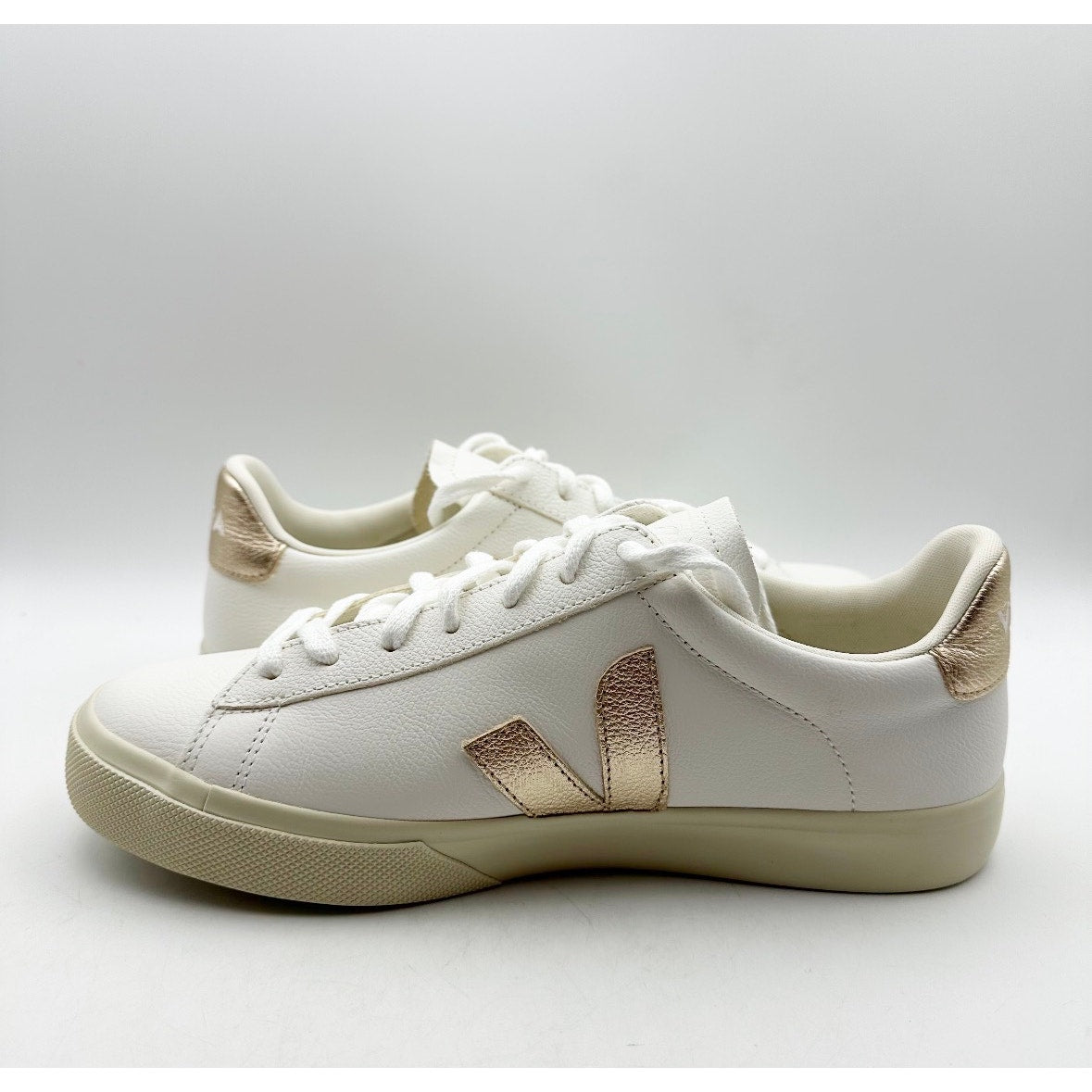 VEJA Campo Sneakers EU 42.5 Womens 11.5 Mens 9.5 White Gold Leather NIB