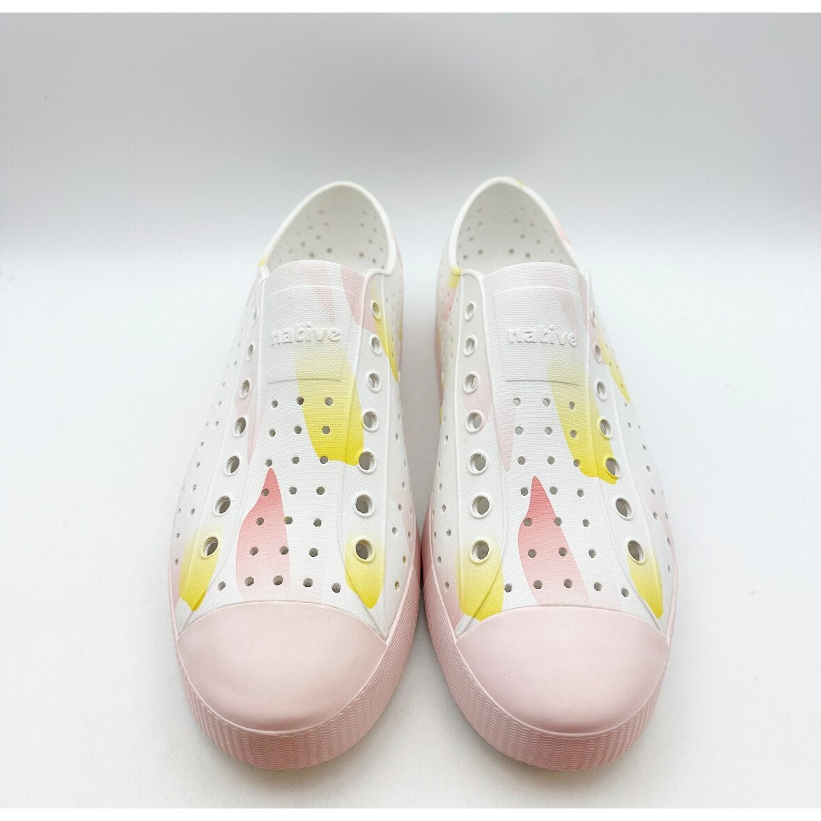 Native Mens Jefferson Slip On Shoes Size 11 EU 45 White Pink EVA Waterproof NWOB