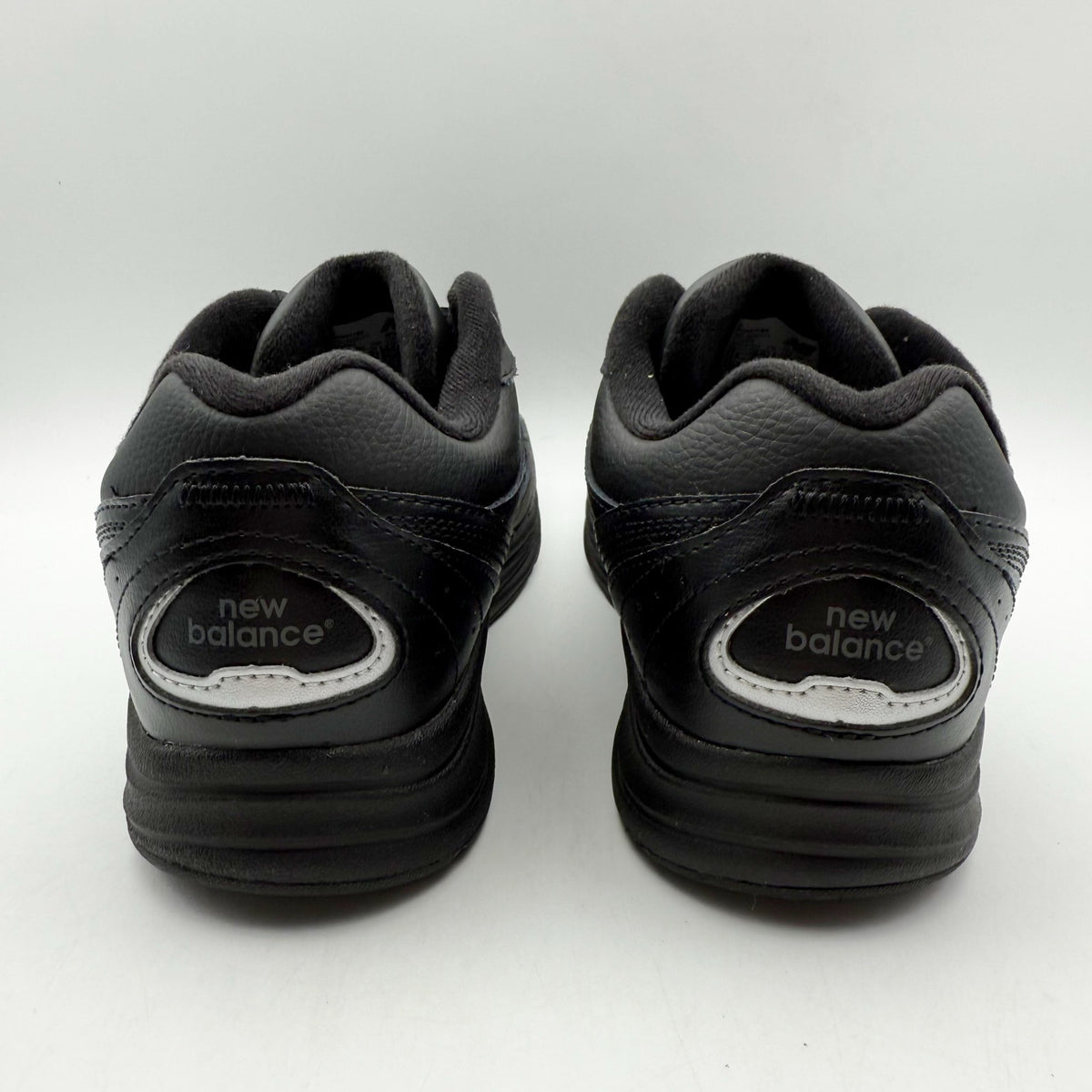 New Balance Womens 577 Walking Shoes Size 9 Wide Black Leather Athletic NIB