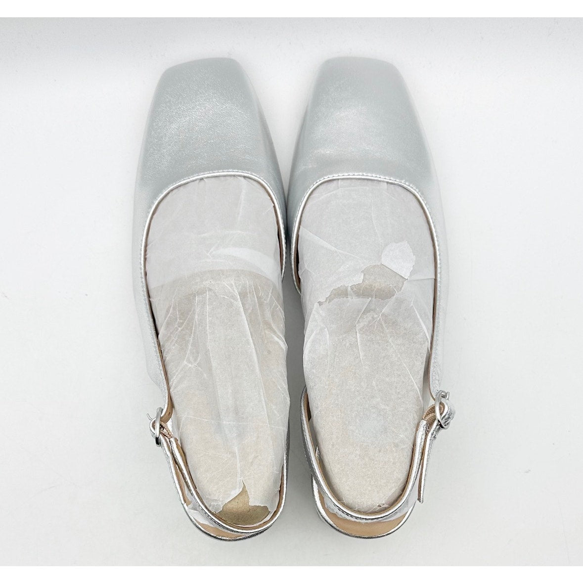NATURALIZER Womens Jayla Low Slingback Heels Size 8 Wide Silver Leather NWOB
