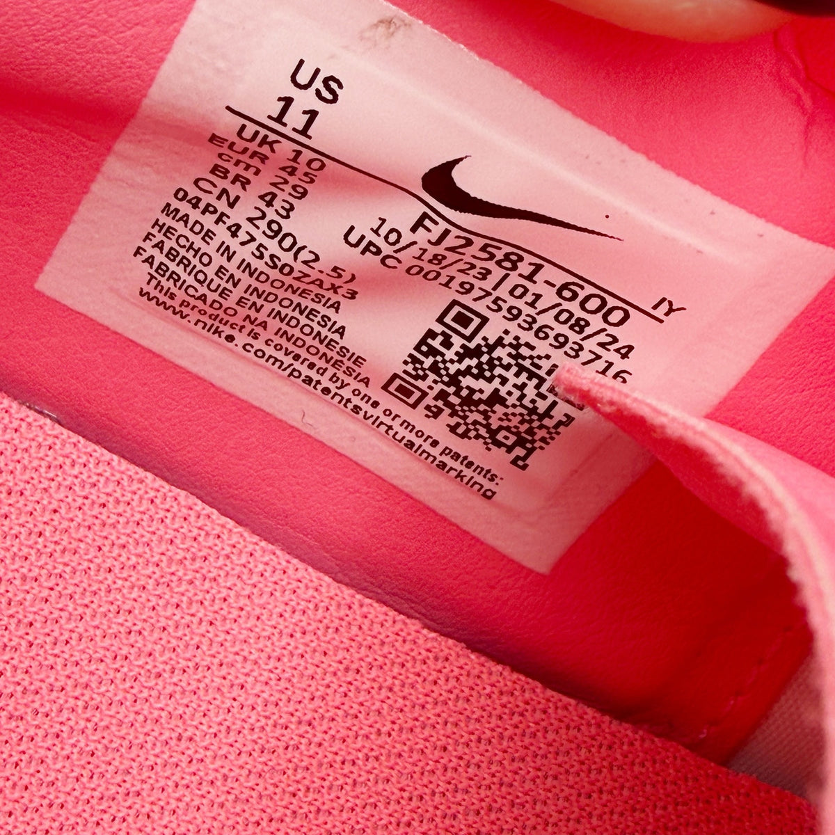 Nike Mens Phantom GX II Academy Indoor Court Soccer Shoe US 11 Pink FJ2581 NWOB
