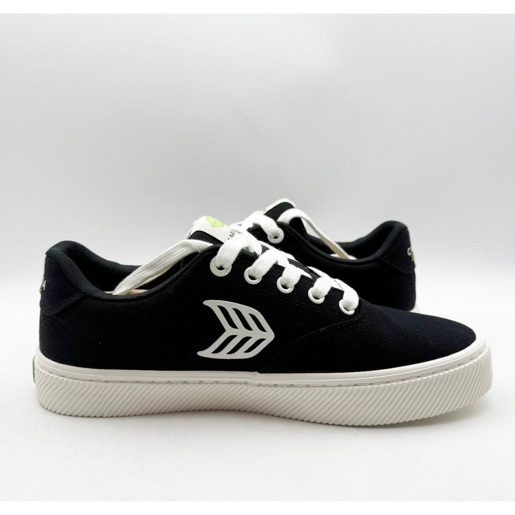 Cariuma Womens Naioca Sneakers Size 8.5 Black Off White Organic Canvas NIB