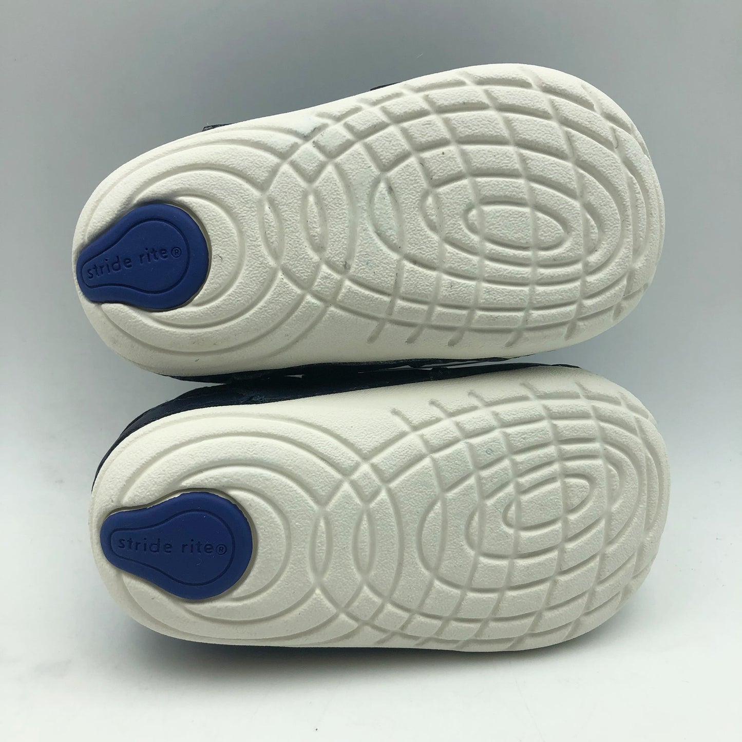 Stride Rite SM Apollo Boys Sneaker Size 4 Wide Blue White Kids Shoe NIB