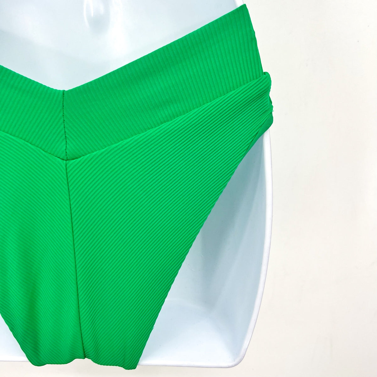 BECCA Modern Edge Elise French Cut Bikini Bottom Small Verd Green High-Waist NWT