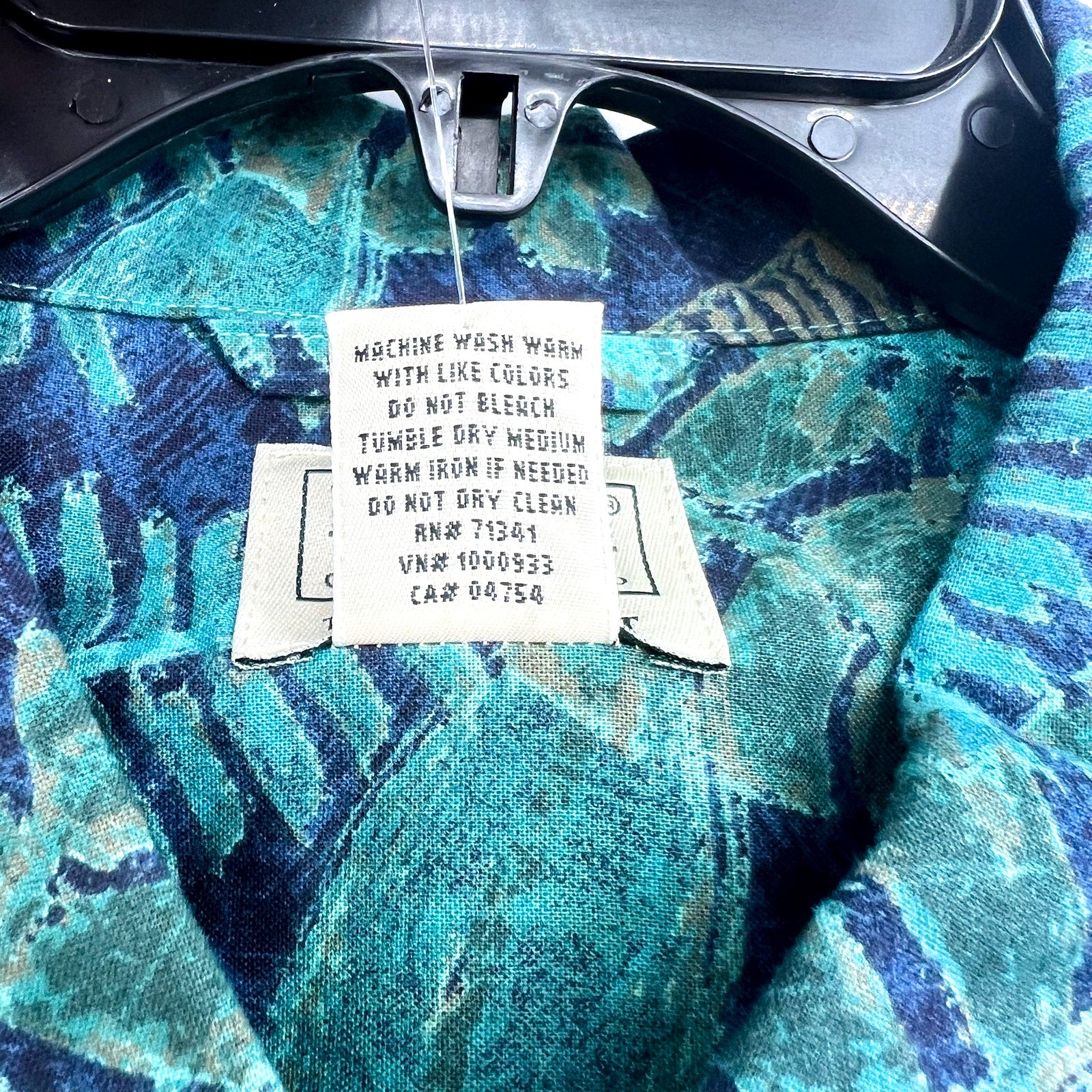 L.L BEAN Mens Tropics Print Short-Sleeve Casual Shirt Large Blue Green NWT