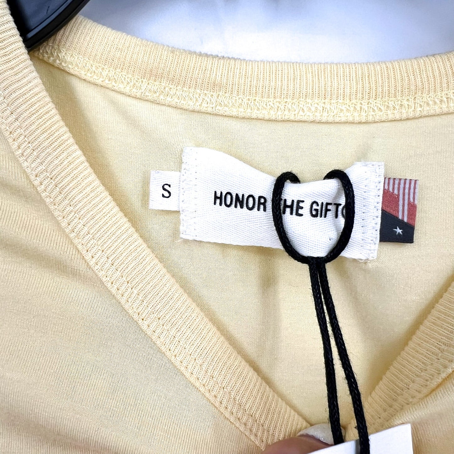 HONOR THE GIFT Women's Palms Cropped Graphic T-Shirt Small Yellow Blonde NWT