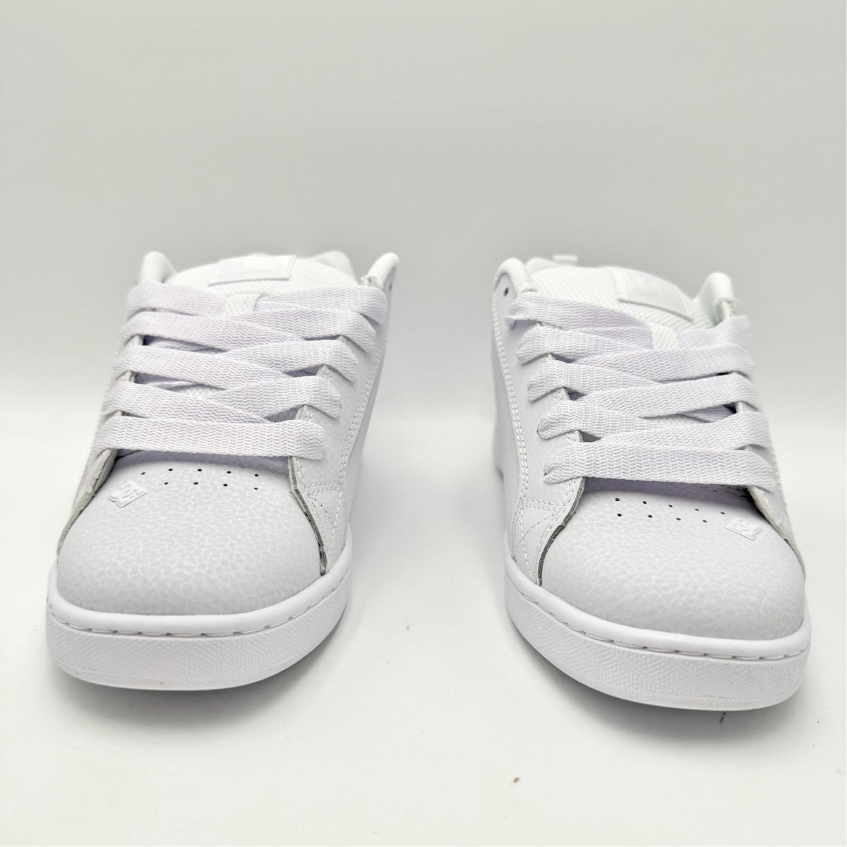 DC Womens Court Graffik Skate Sneakers Size 8 EU 39 White Leather NWOB