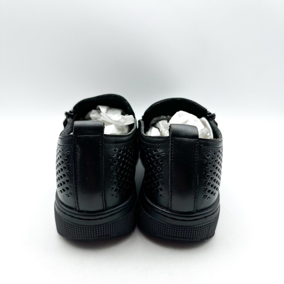 Propet Womens Kate Casual Sneaker Size 7.5 Black Perforated Leather Slip-On NWOB