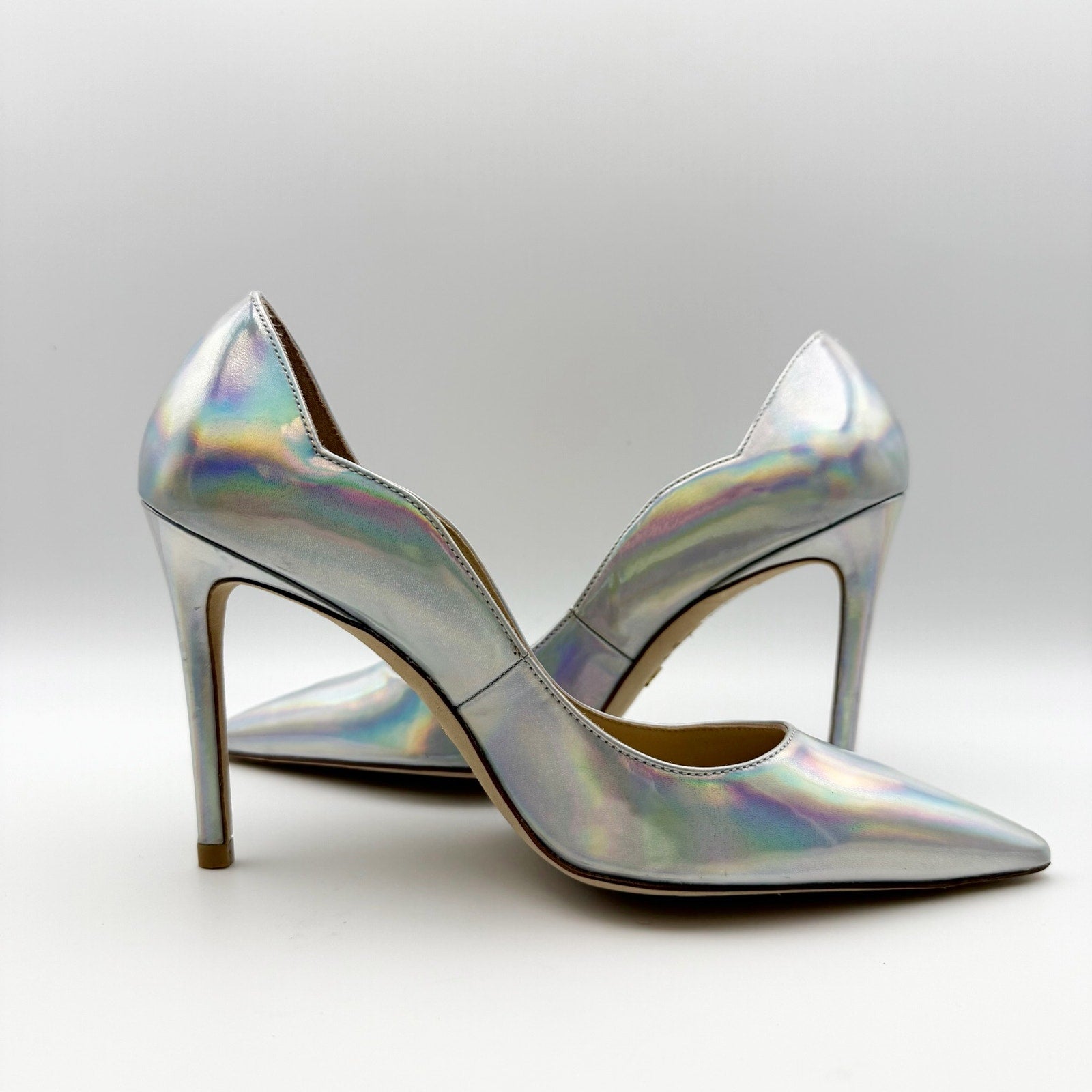 Stuart Weitzman Womens Iridescent Scallop Pumps US 6.5 Silver NWOB