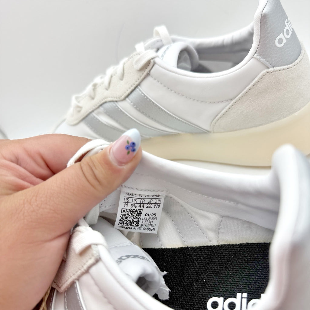 Adidas Womens Barreda Decode Casual Sneakers SIZE 11 White Silver Suede NIB